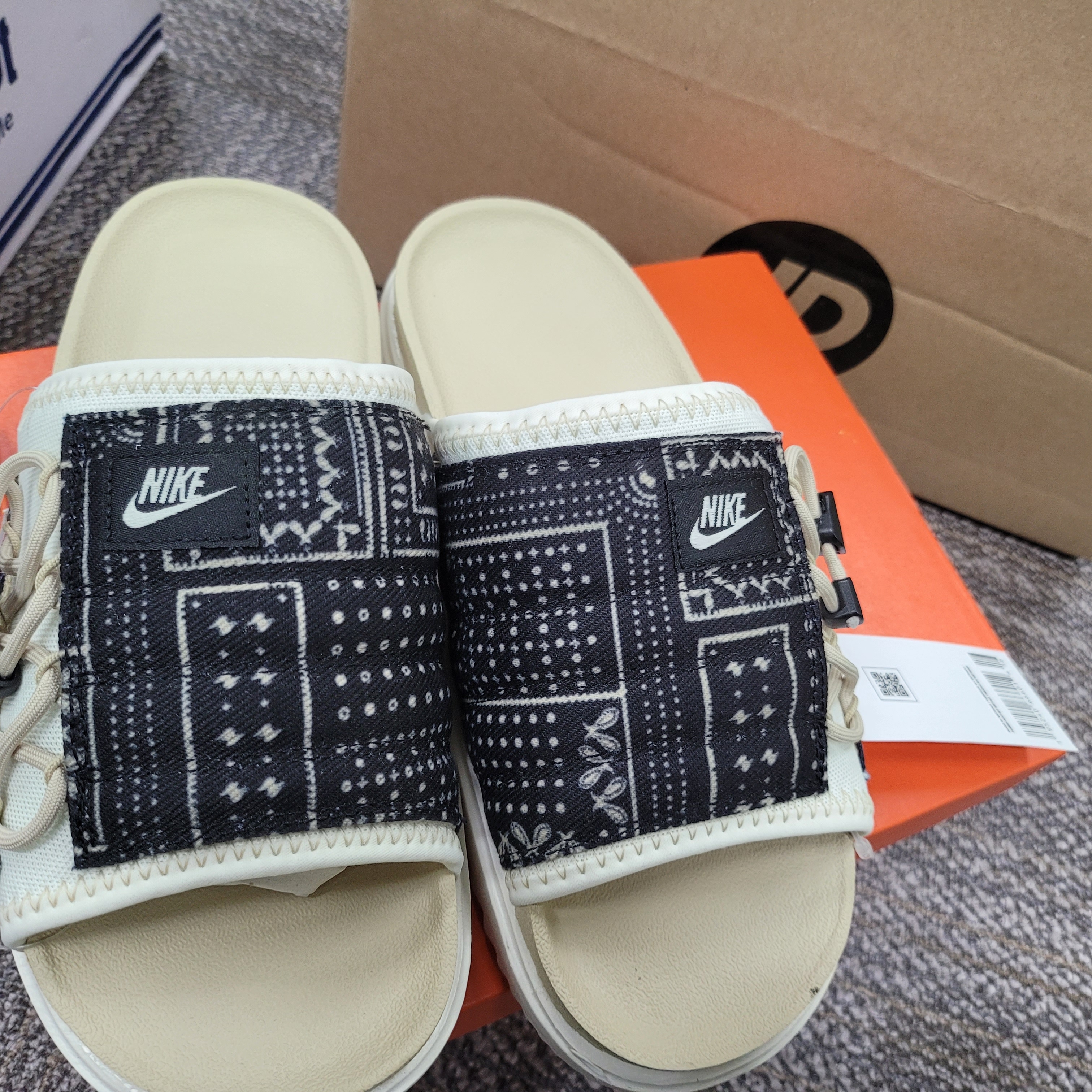 Nike Asuna Slide Pale Ivory Rattan, Nike Air Force 1 '07 LV8 Timeless Classic 착용 스타일 - 3