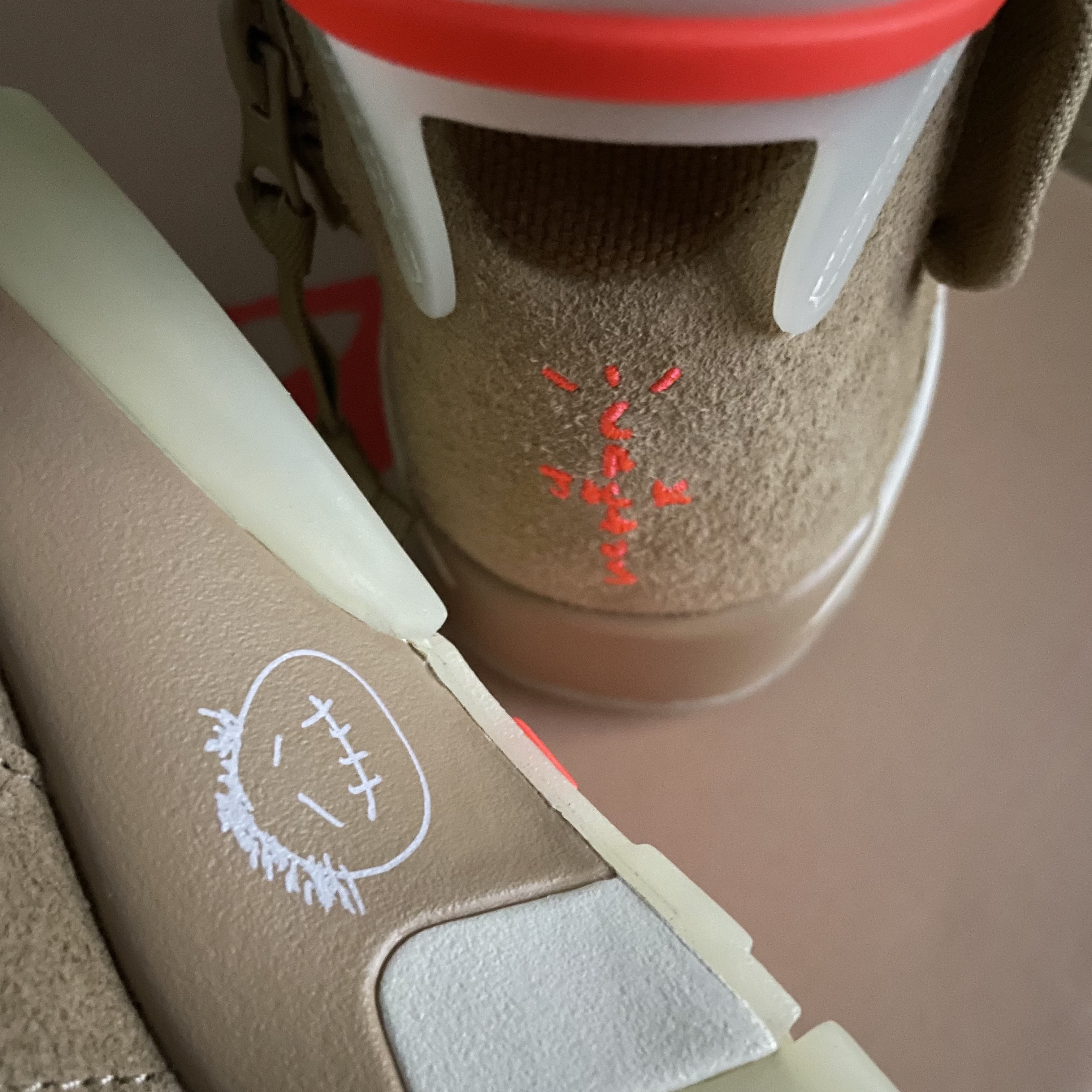 Jordan 6 x Travis Scott Retro SP British Khaki 착용 스타일