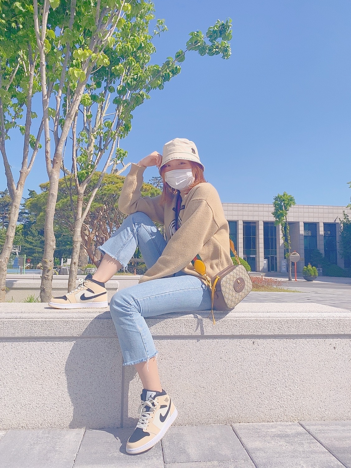 (W) Jordan 1 Mid Barely Orange 착용 스타일