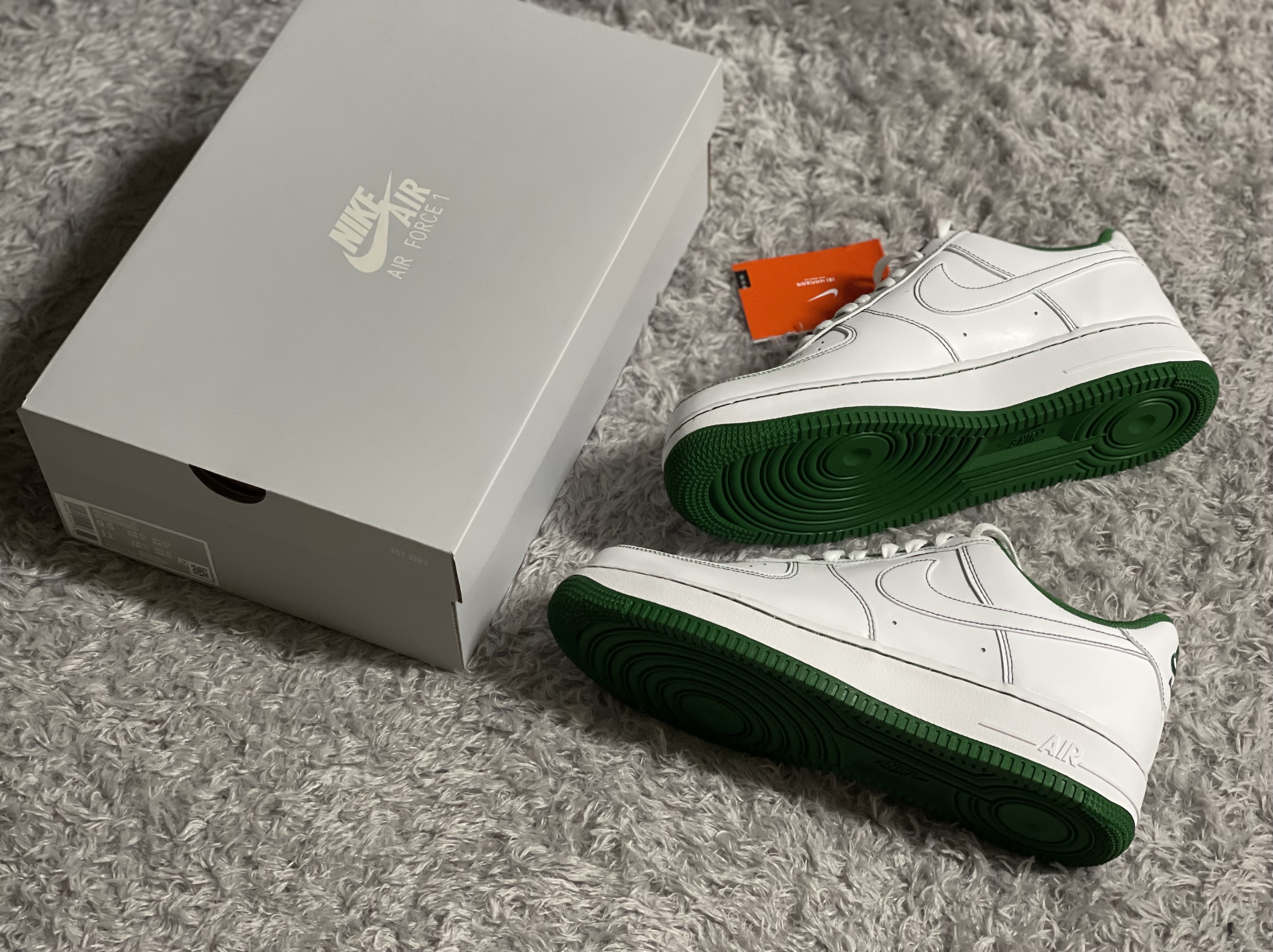 Nike Air Force 1 '07 Stitch Pine Green 착용 스타일 - 1