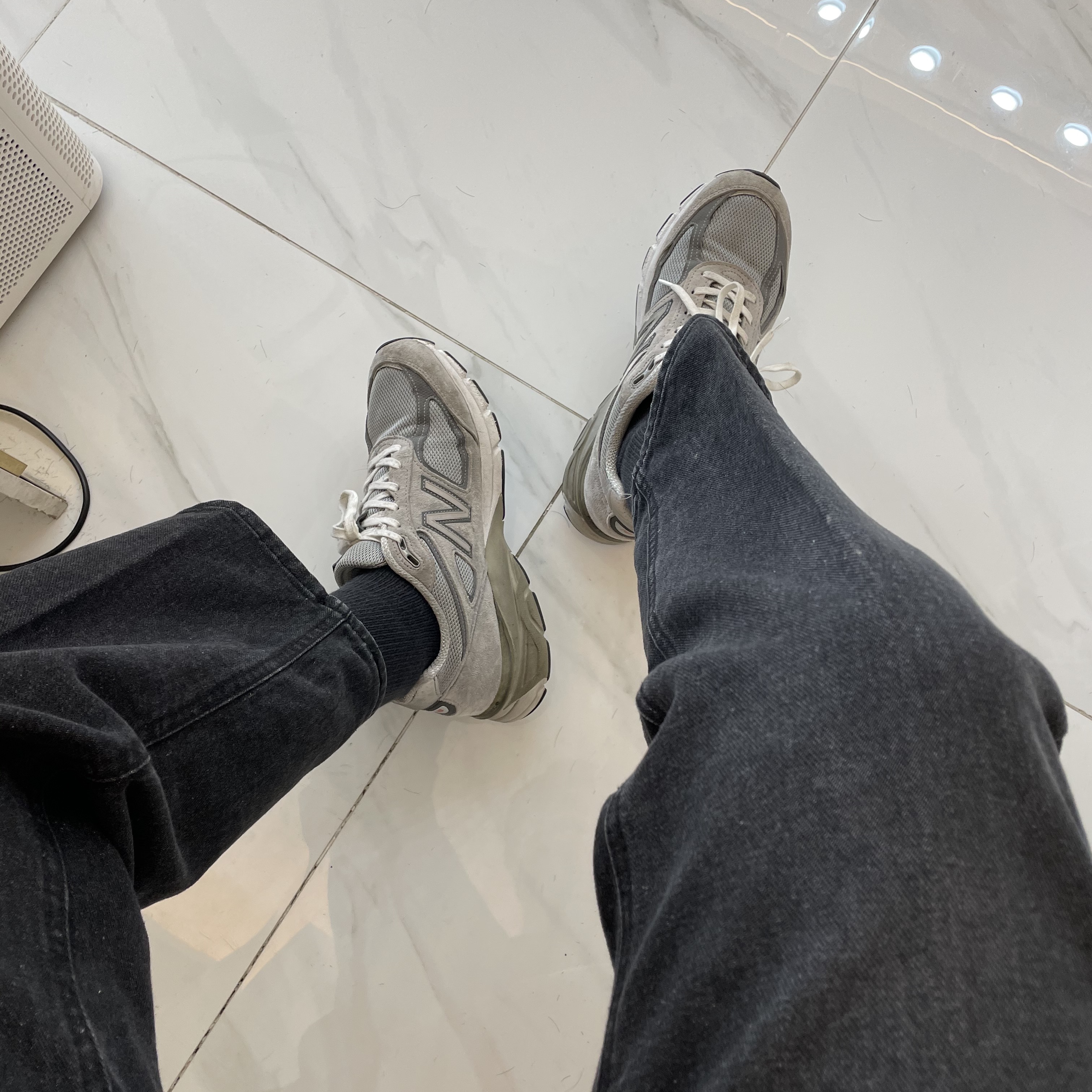 New Balance 990v4 Made in USA Grey - D Standard 착용 스타일