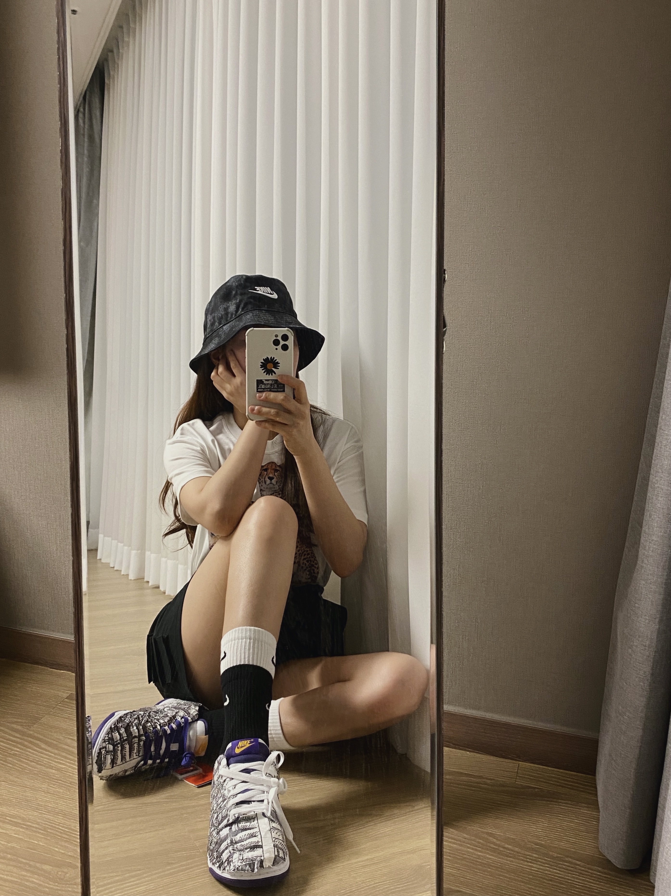 Nike Bucket Futura Tie-Dye Black, (W) Nike Dunk Low SE Flip 착용 스타일 - 2