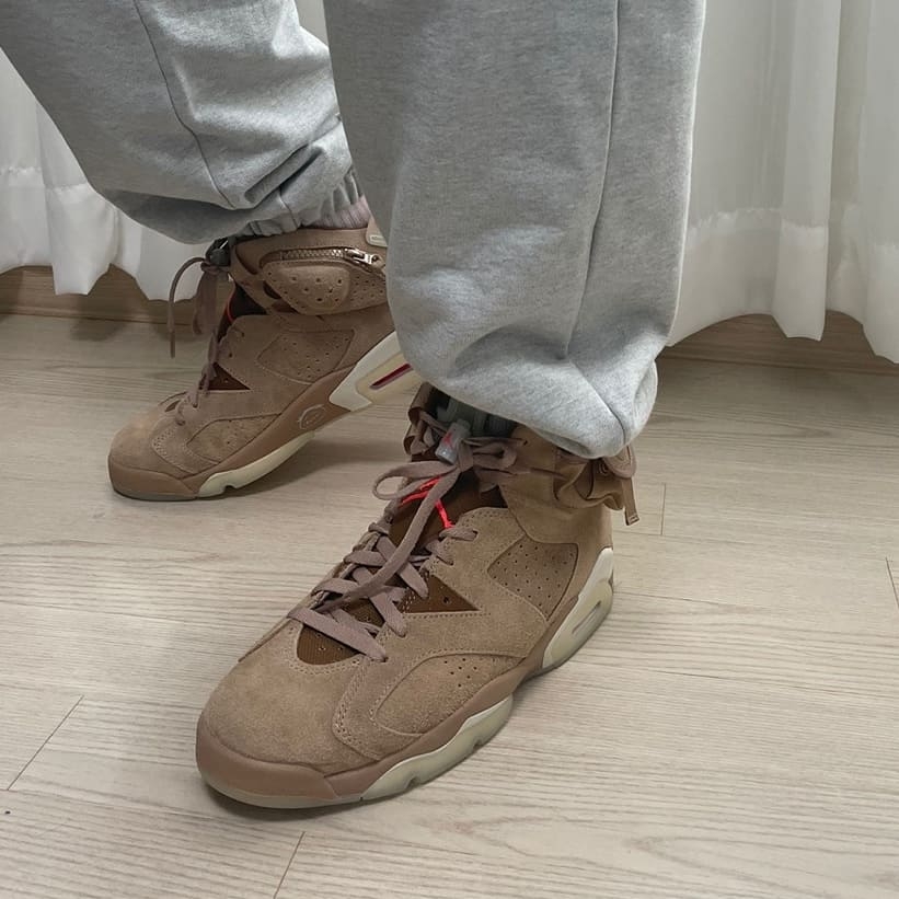 Jordan 6 x Travis Scott Retro SP British Khaki 착용 스타일 - 2
