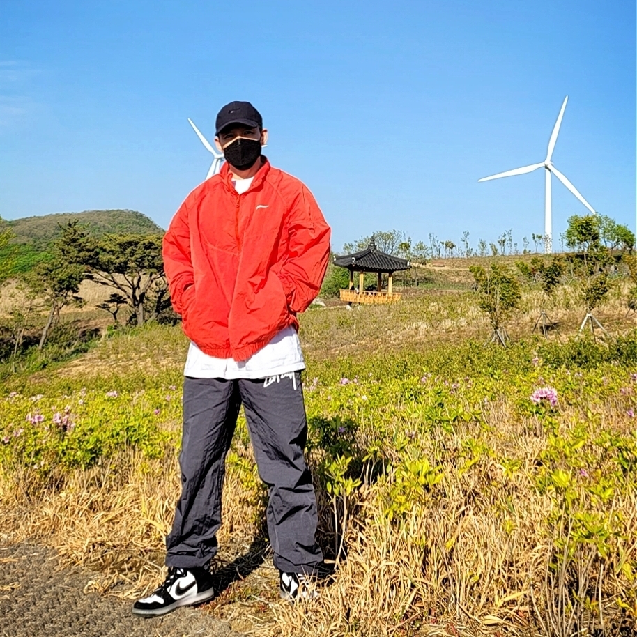 Nike x Drake Nocta NRG AU L91 Cap, Nike x Stussy Windrunner Jacket Habanero Red 착용 스타일 - 2