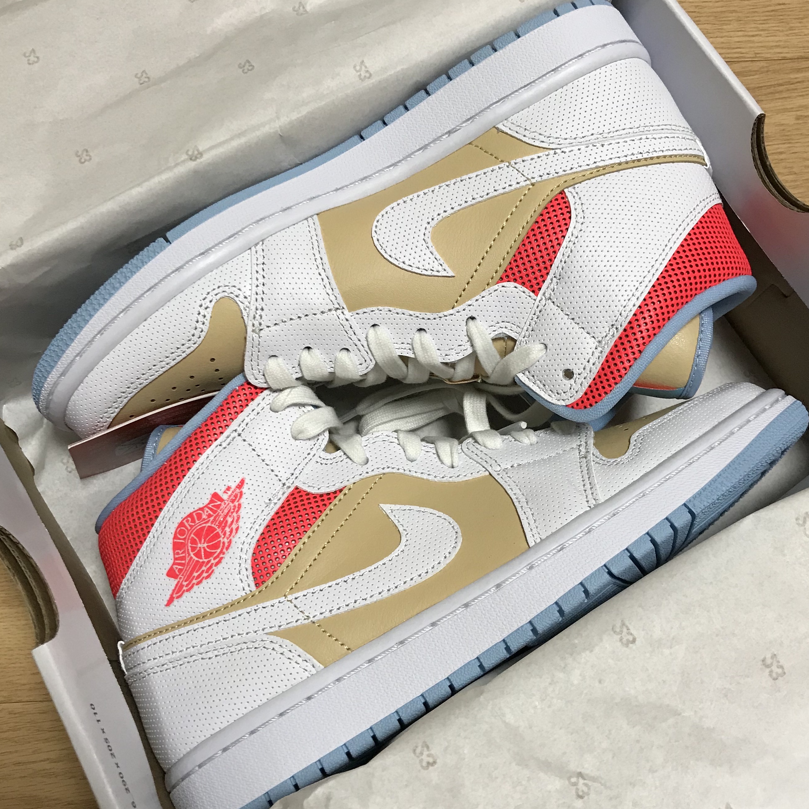 (W) Jordan 1 Mid SE Sesame 착용 스타일