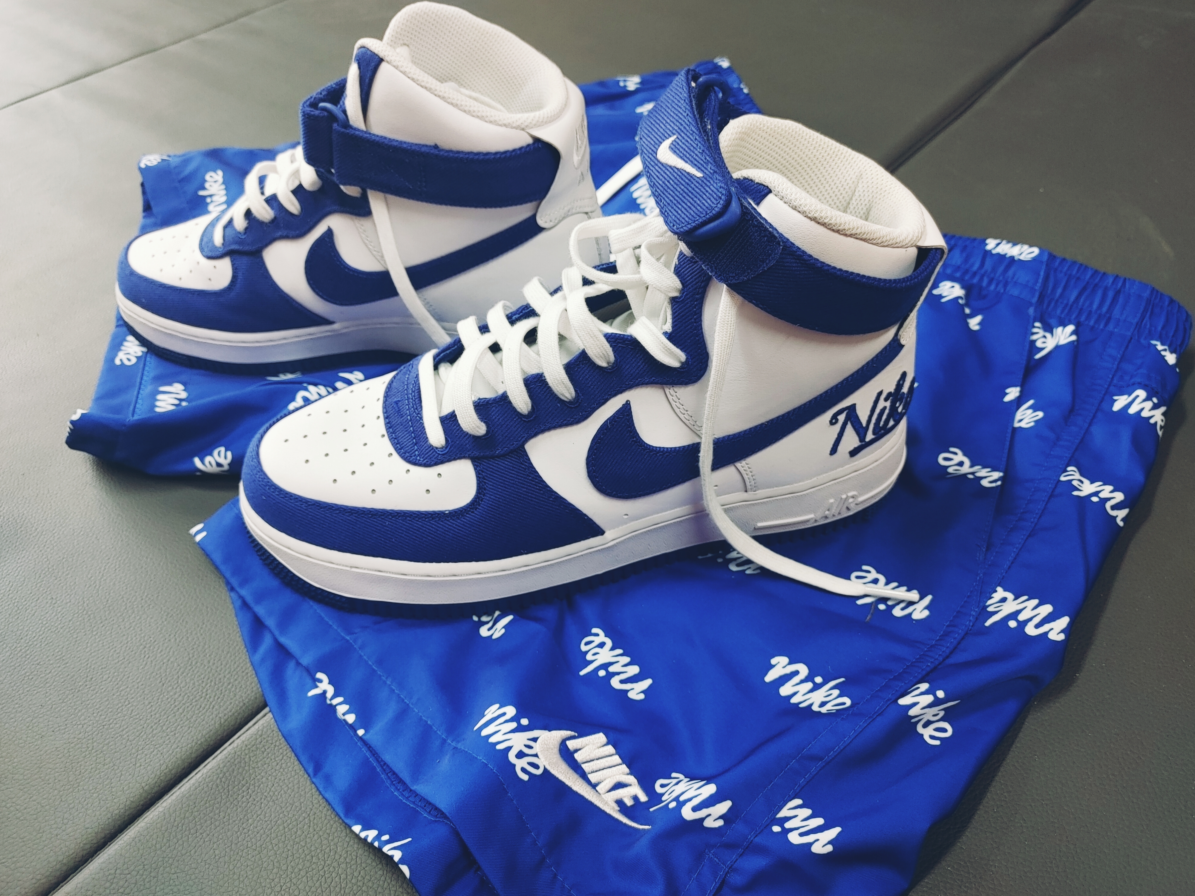 Nike Air Force 1 High '07 LV8 EMB Dodgers 착용 스타일
