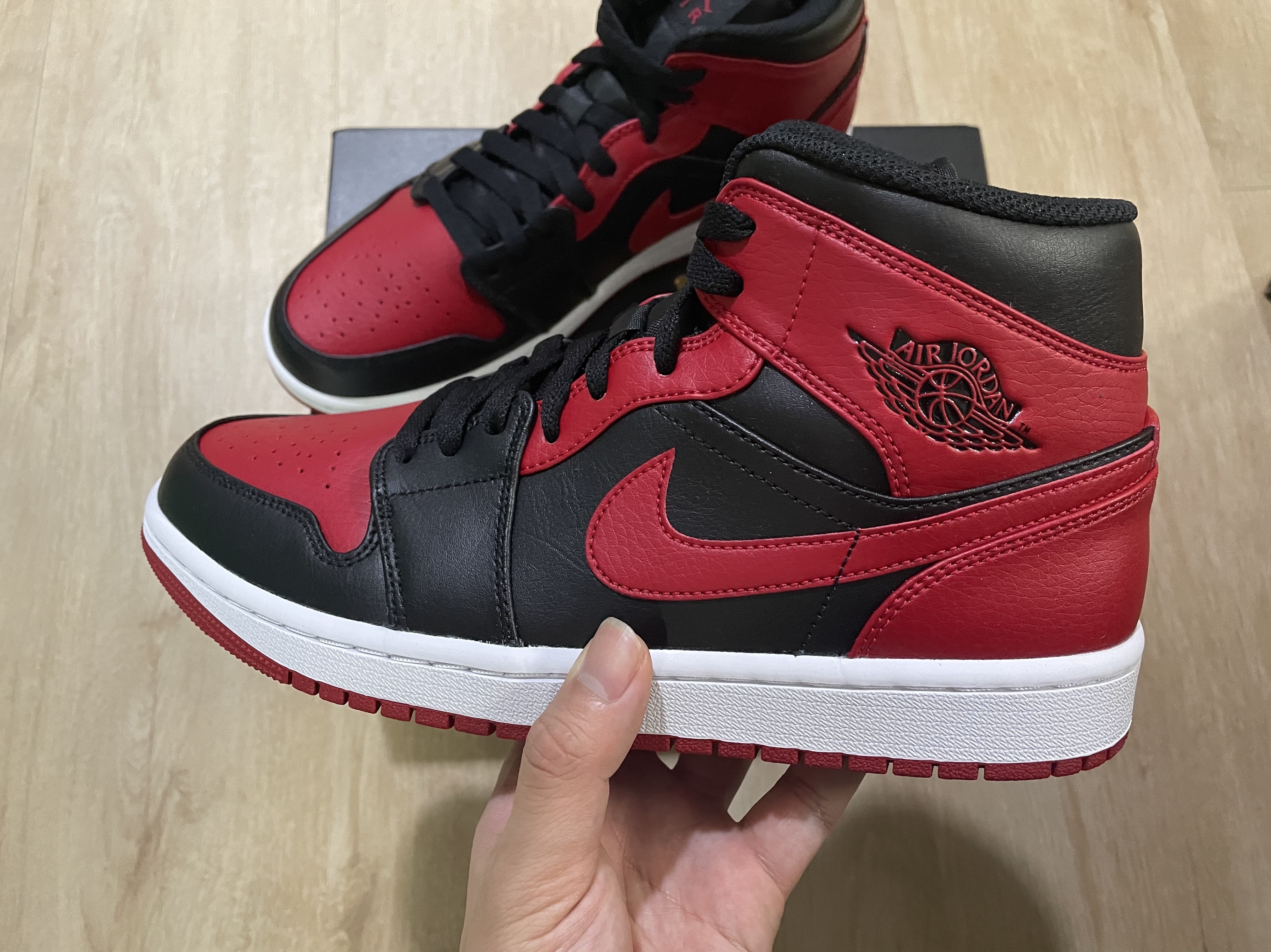 Jordan 1 Mid Bred Banned 2020 착용 스타일