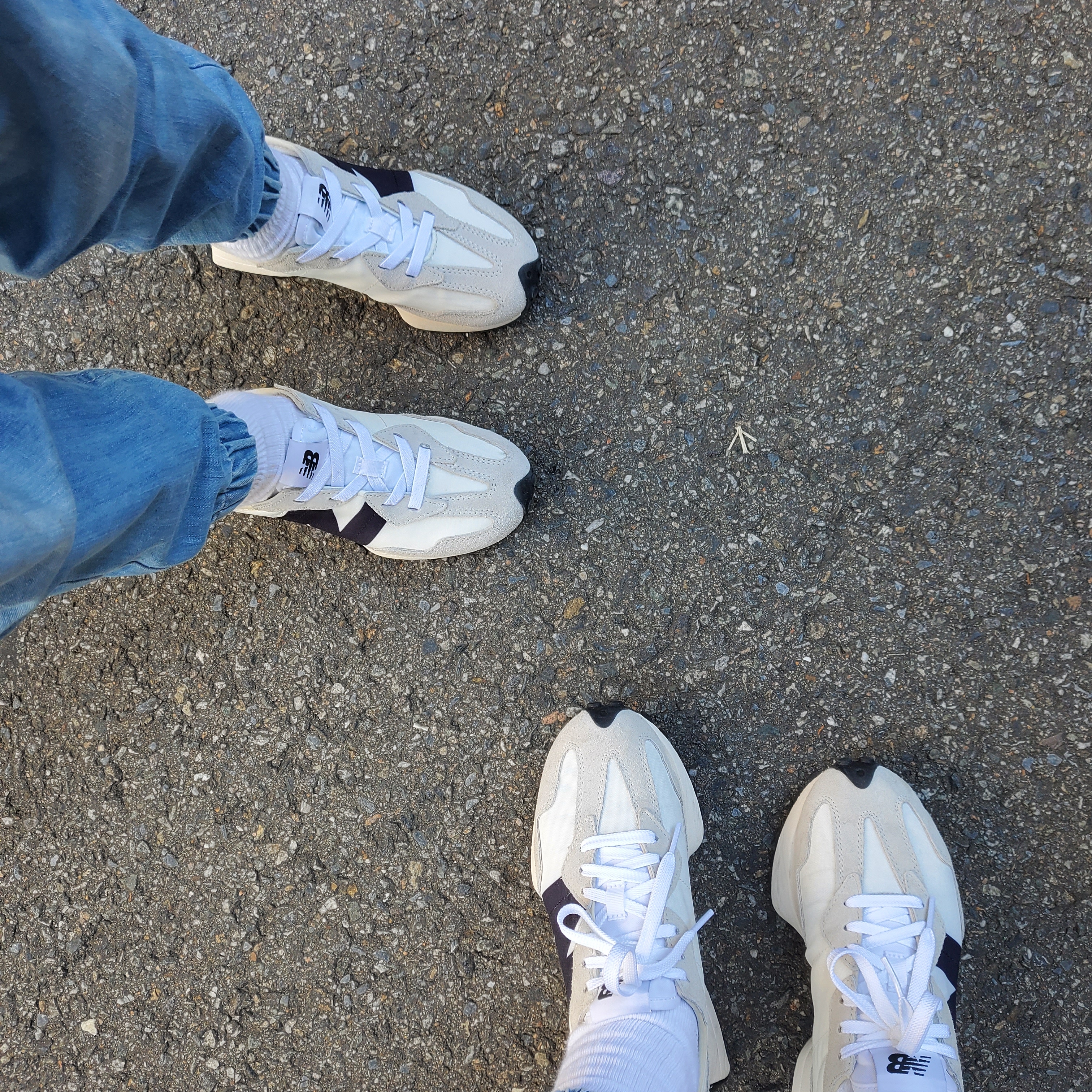 (PS) New Balance 327 White Black 착용 스타일