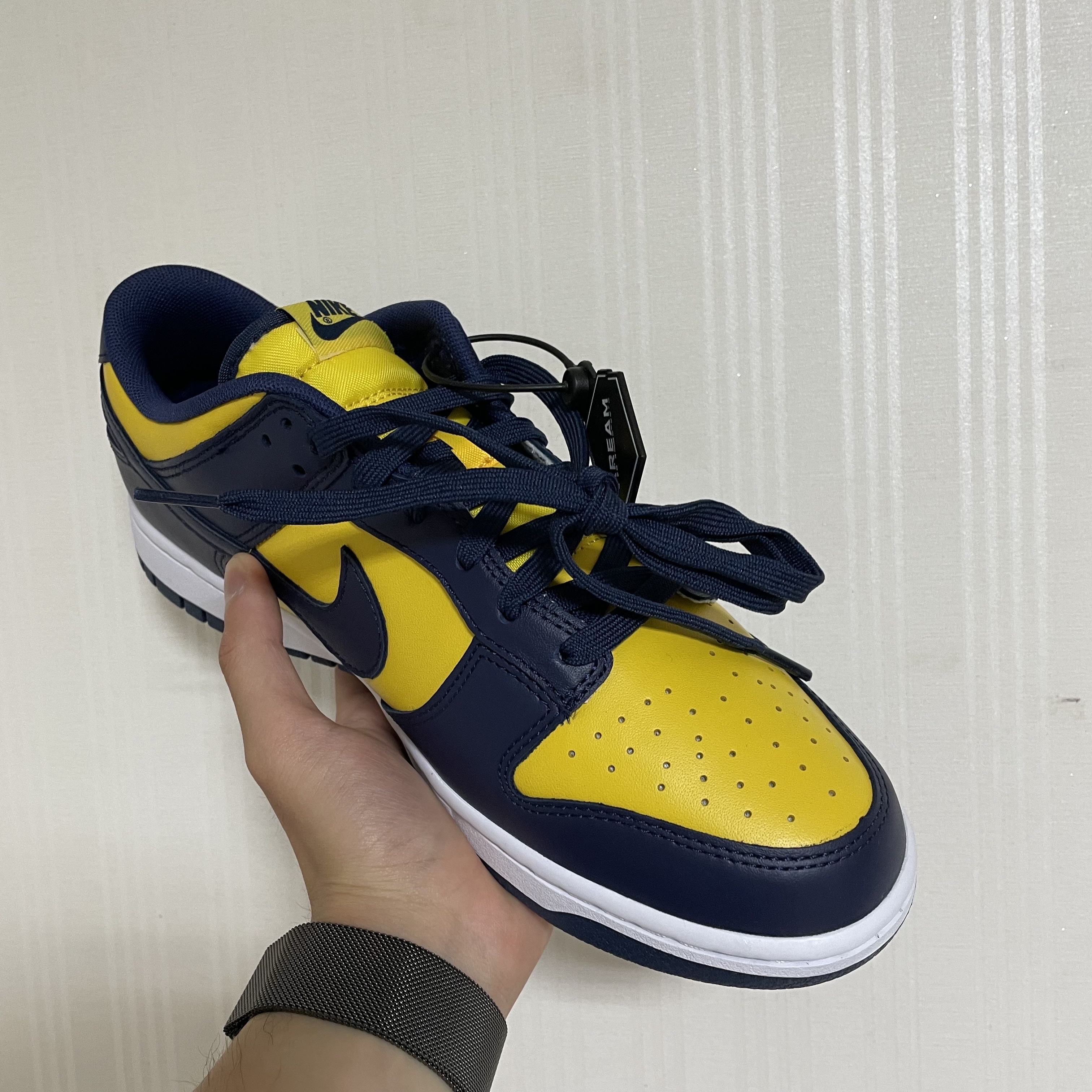 Nike Dunk Low Retro Varsity Maize 착용 스타일 - 1