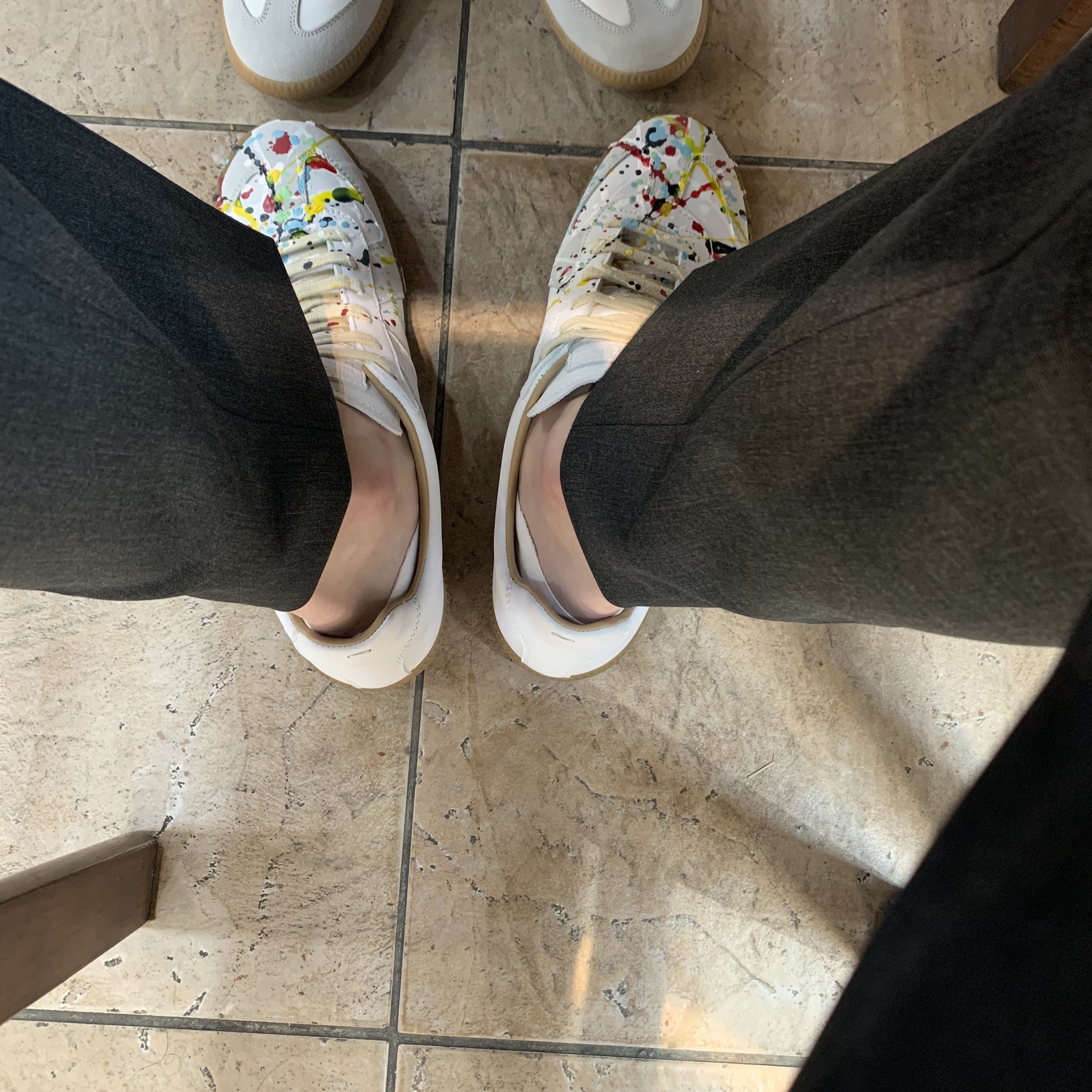 Maison Margiela Replica Paint Drop Sneakers 착용 스타일