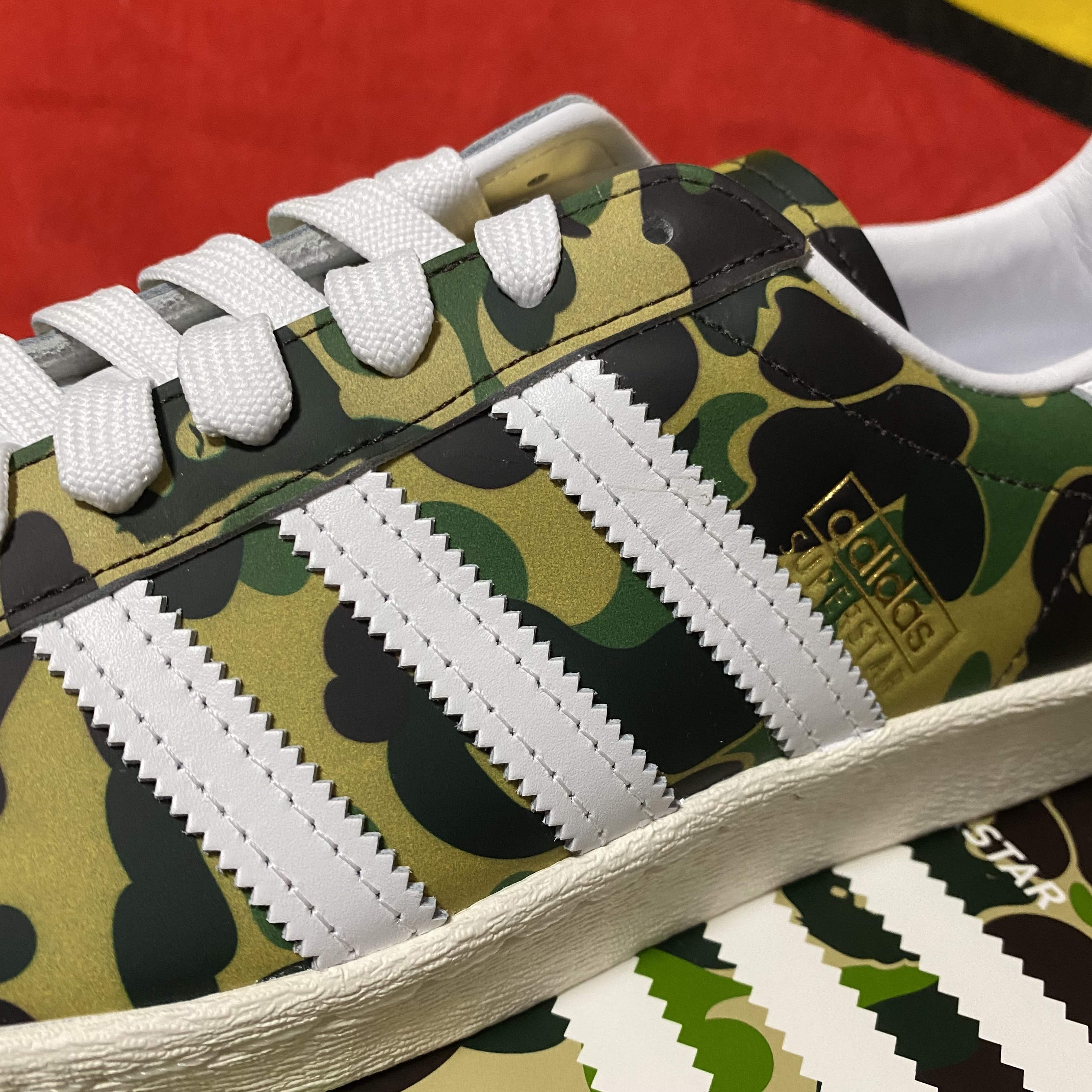 Adidas x BAPE Superstar 80s Green Camo 착용 스타일 - 2