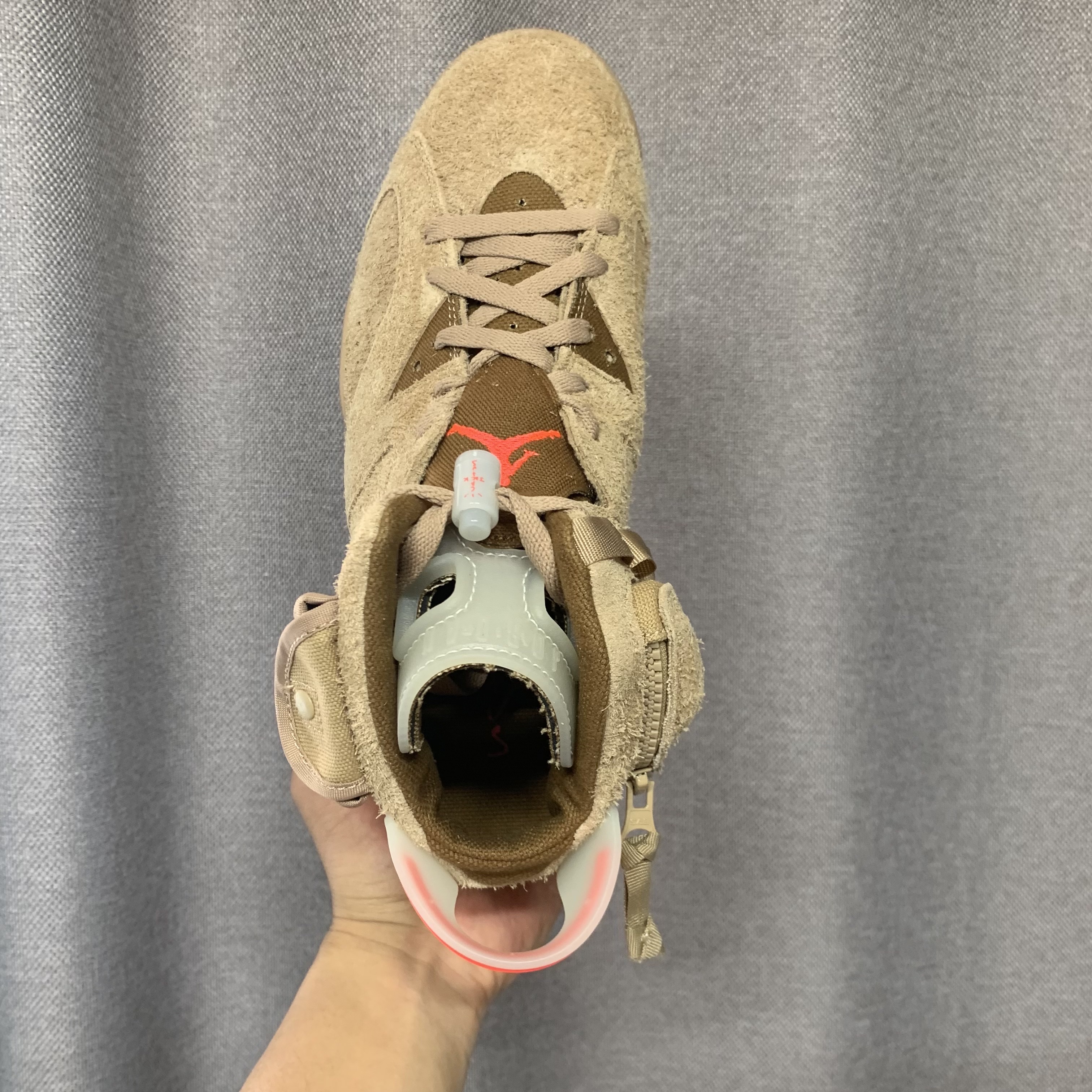 Jordan 6 x Travis Scott Retro SP British Khaki 착용 스타일 - 4
