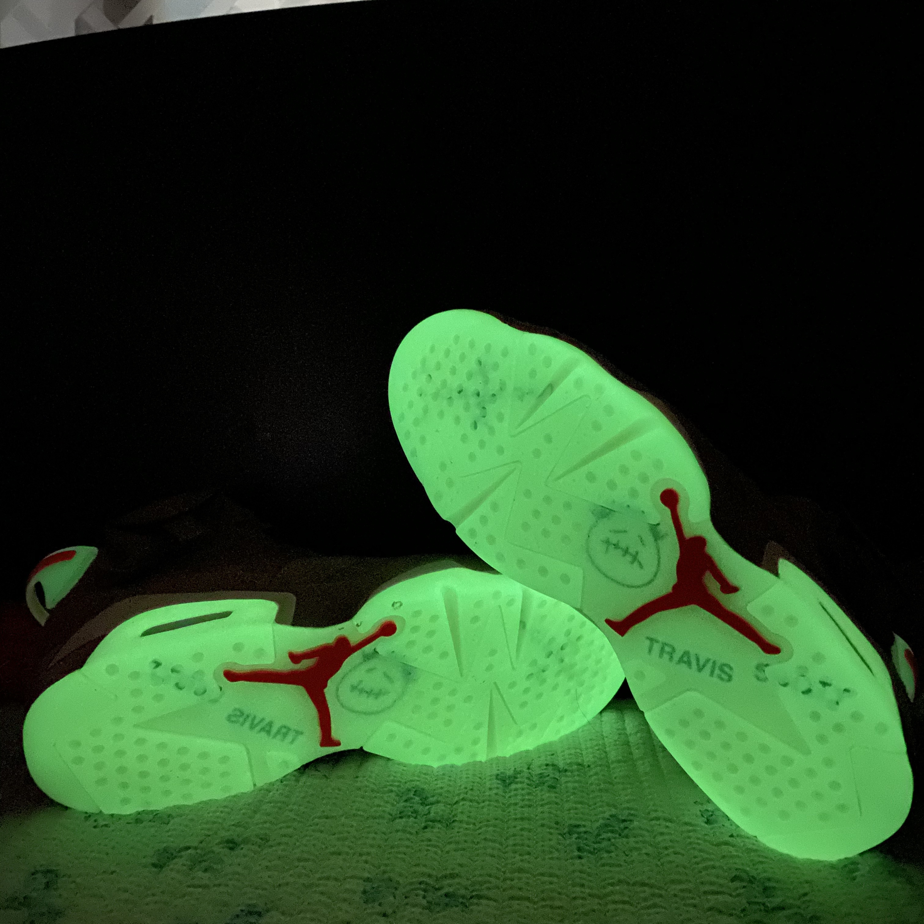 Jordan 6 x Travis Scott Retro SP British Khaki 착용 스타일 - 1