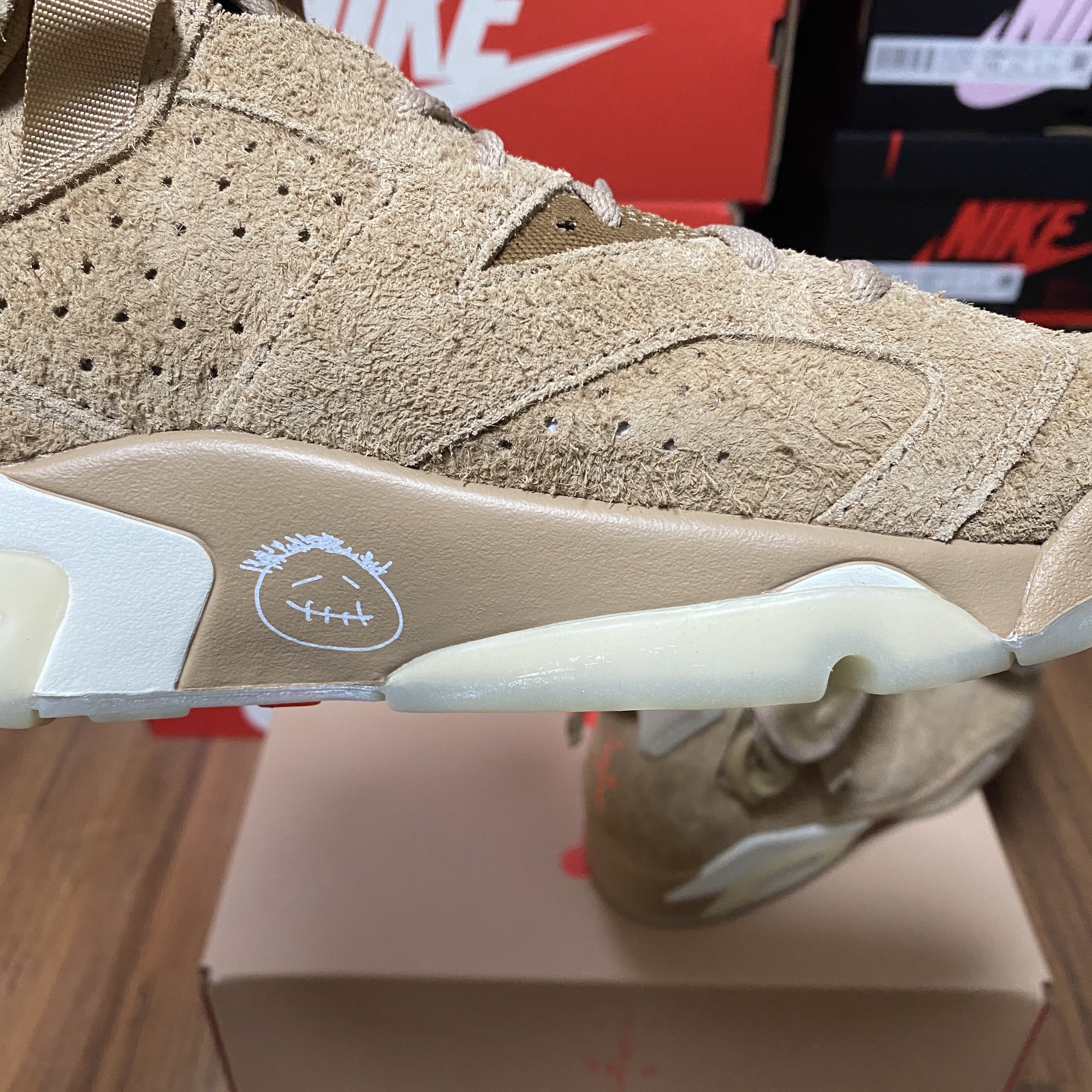 Jordan 6 x Travis Scott Retro SP British Khaki 착용 스타일 - 3