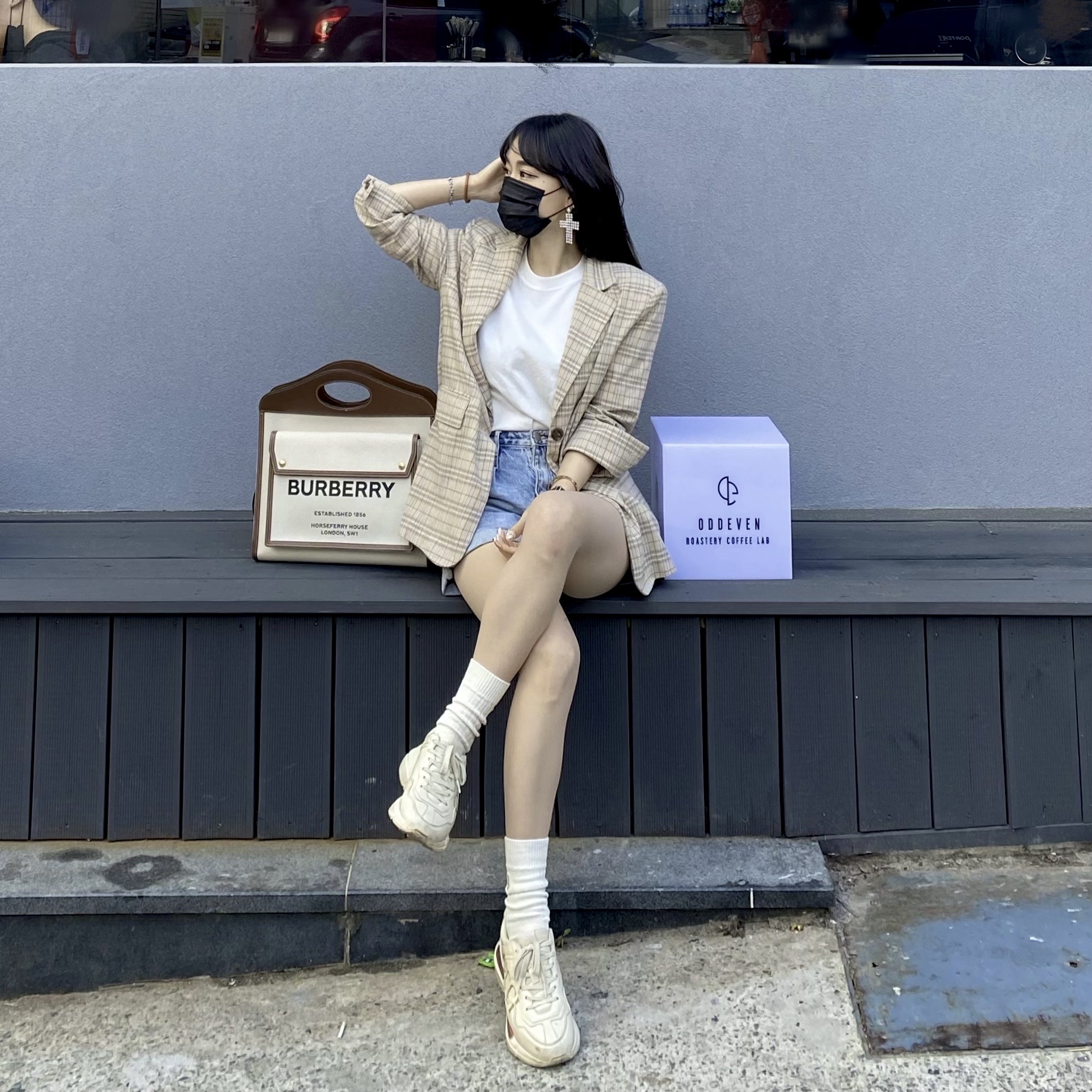 Gucci Rhyton Leather Sneakers Logo, (W) Gucci Rhyton Leather Sneakers Logo 착용 스타일 - 2