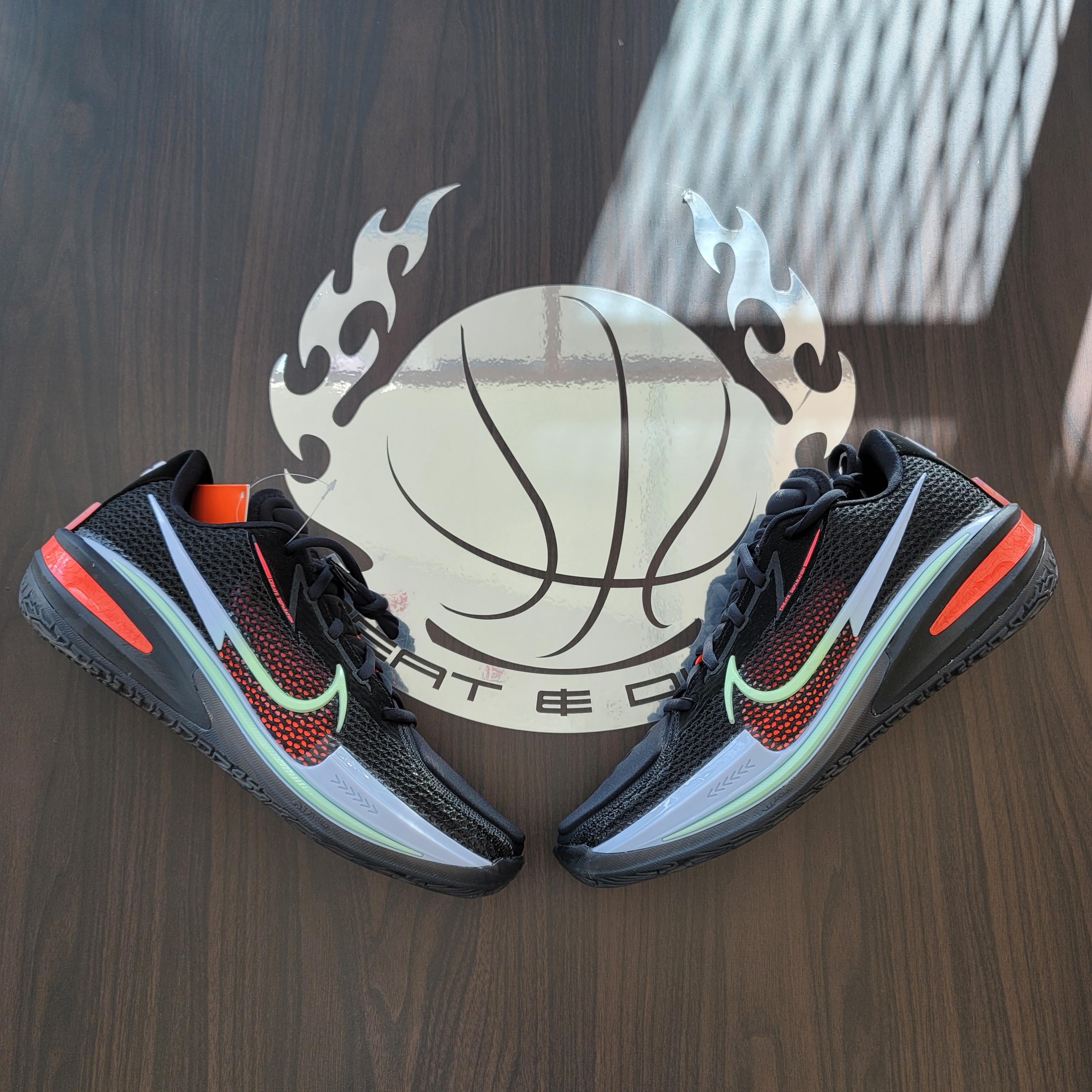 Nike Air Zoom GT Cut Black Hyper Crimson 착용 스타일