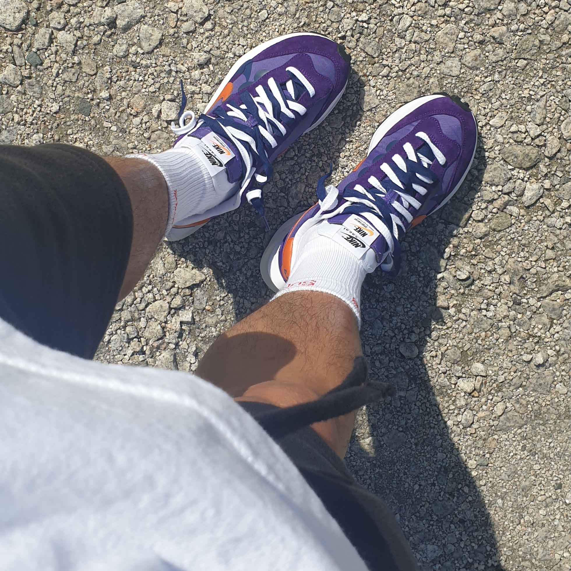 Nike x Sacai VaporWaffle Dark Iris, Essentials Sweatshorts Black 2020 착용 스타일 - 2