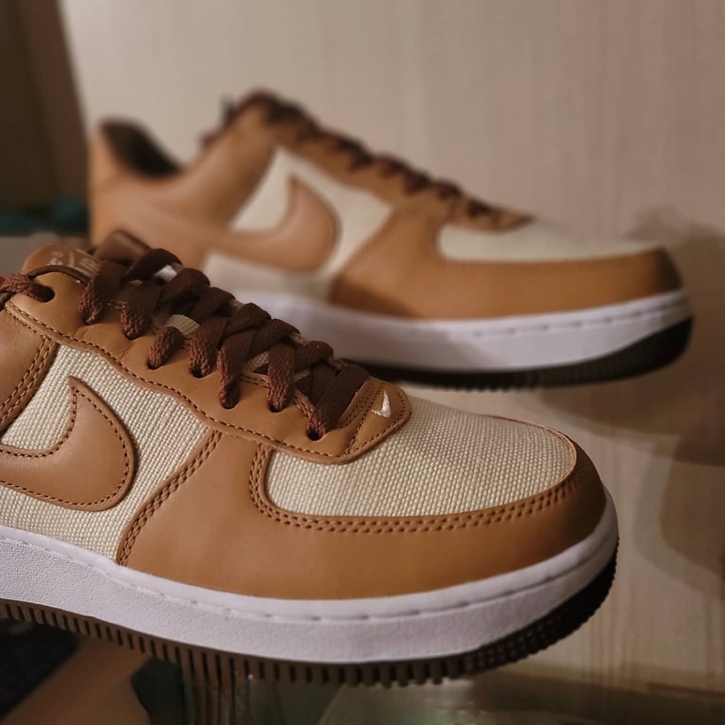 Nike Air Force 1 Low QS Acorn 2021 착용 스타일 - 2