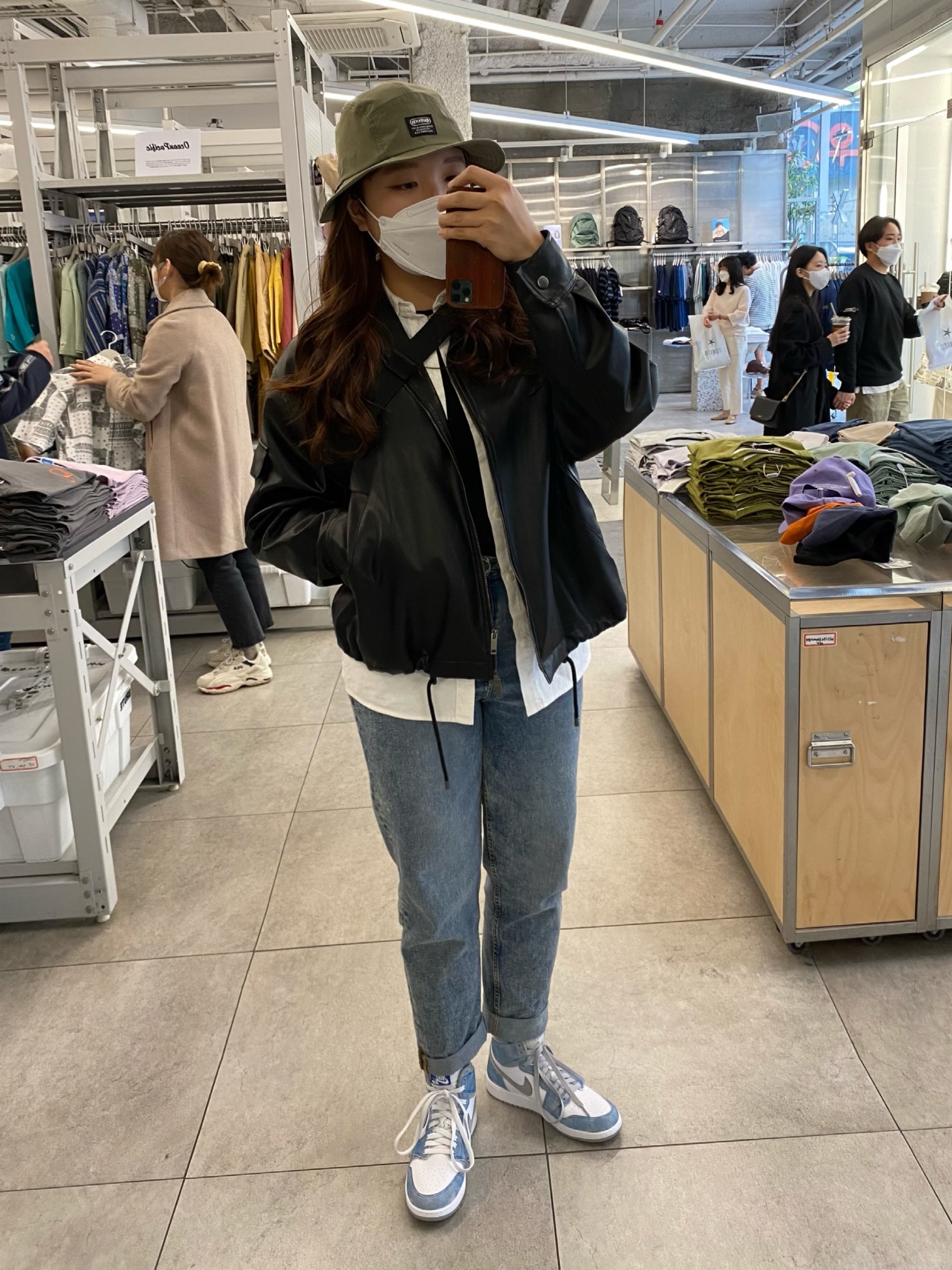 (GS) Jordan 1 Retro High OG Hyper Royal 착용 스타일