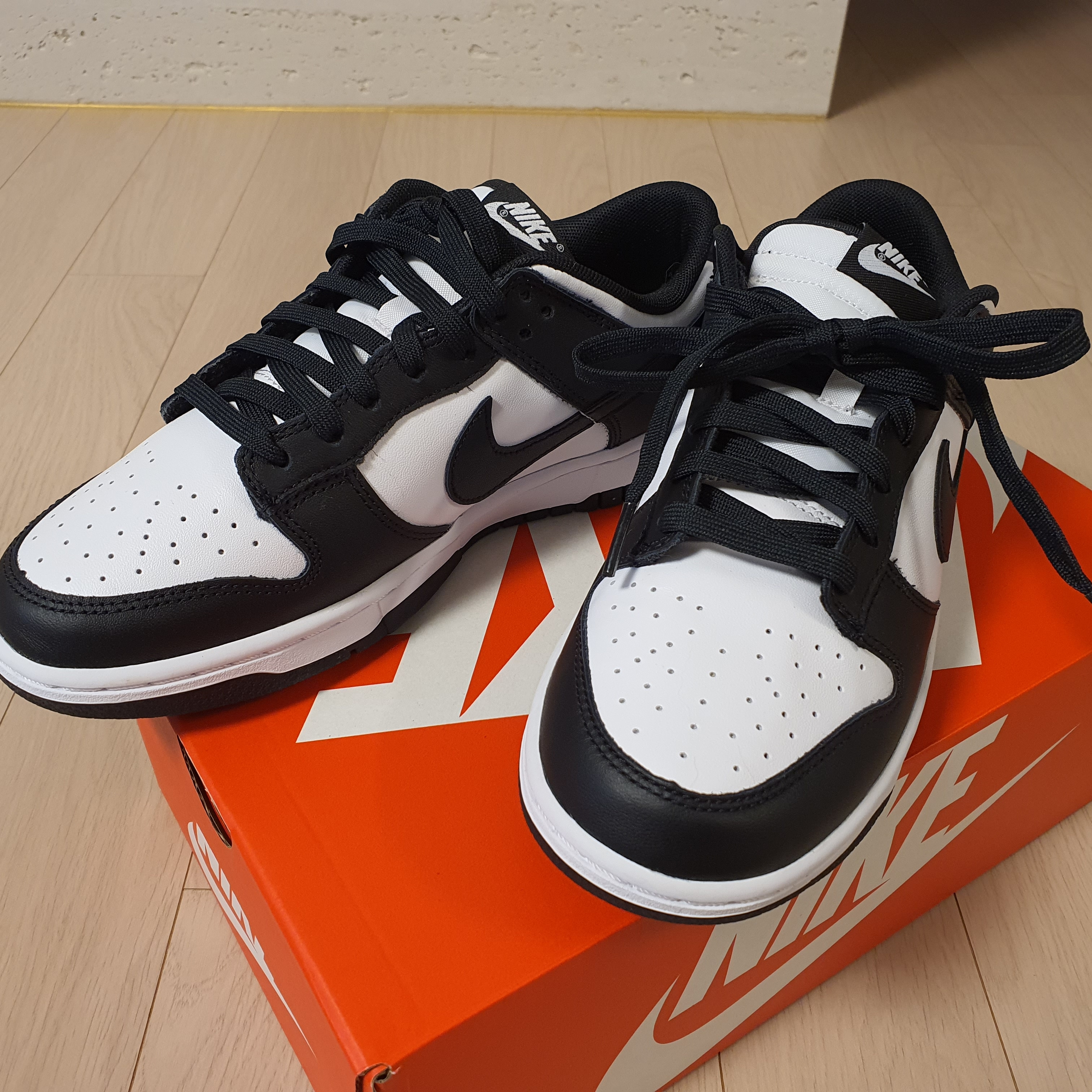 Nike Dunk Low Retro Black 착용 스타일 - 1
