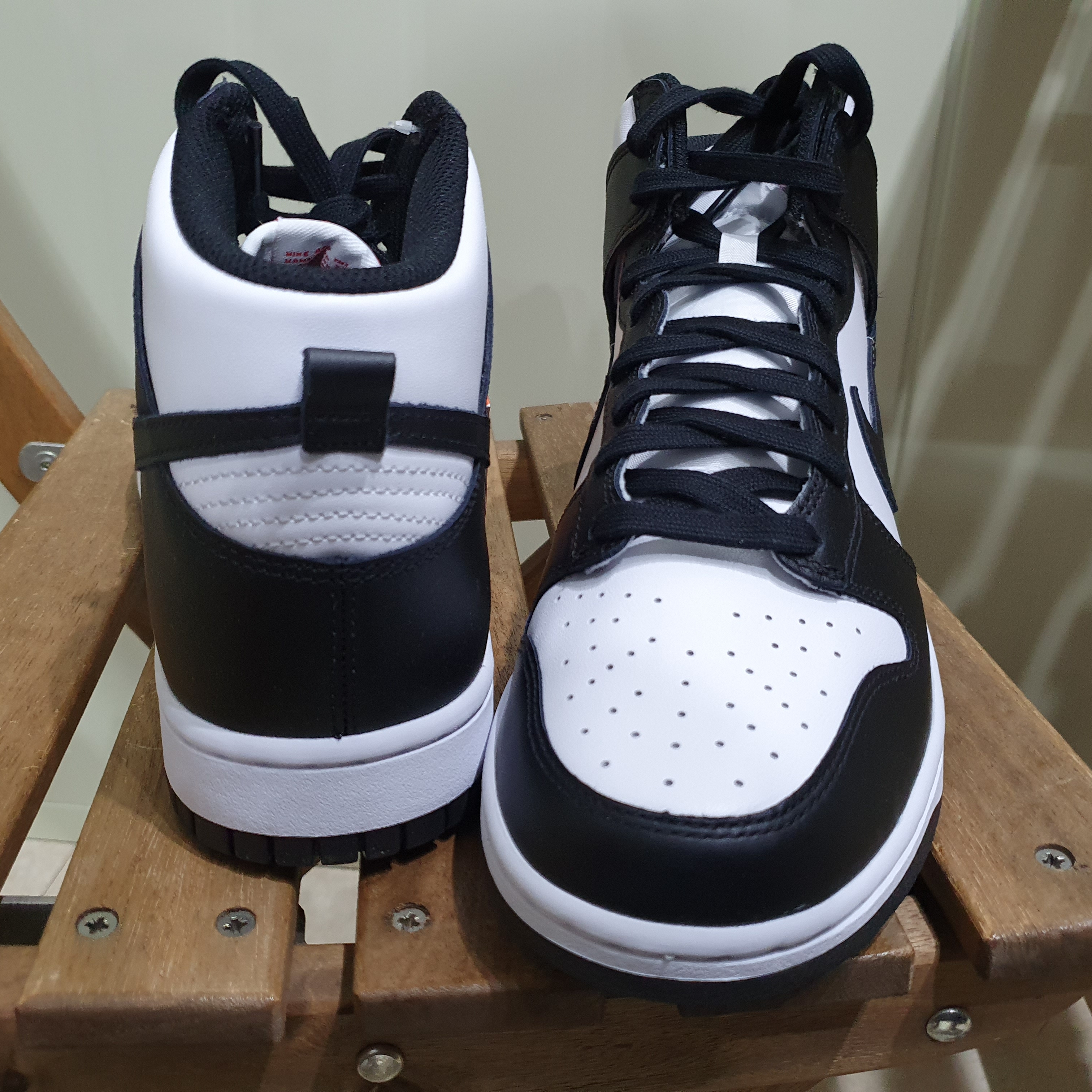 Nike Dunk High Retro Black and White 착용 스타일 - 2