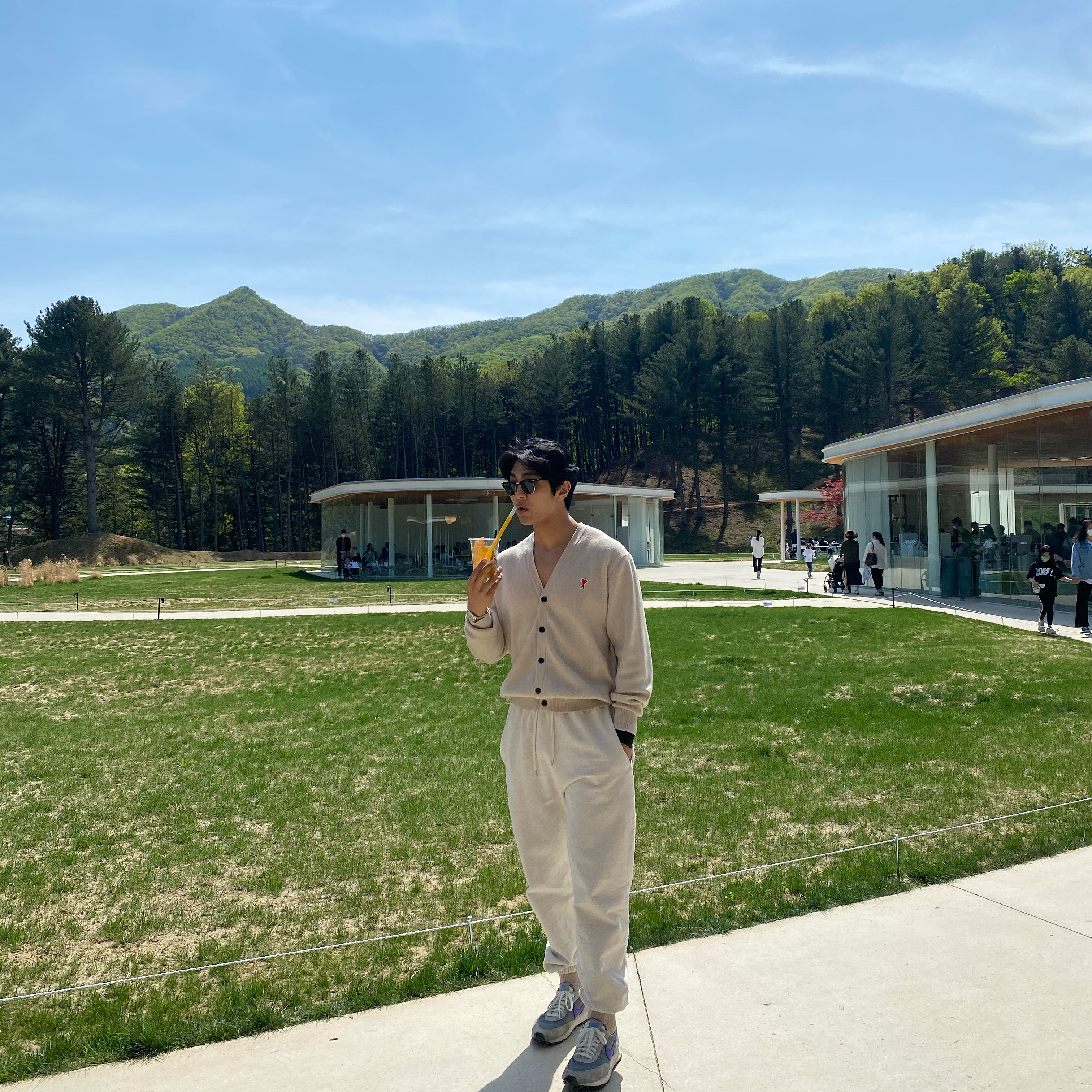 AMI de Coeur Wool Cardigan Clay, Nike Daybreak SP Cool Grey Hyper Grape 착용 스타일