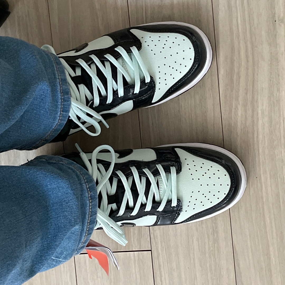 (GS) Nike Dunk High Barely Green 착용 스타일 - 4