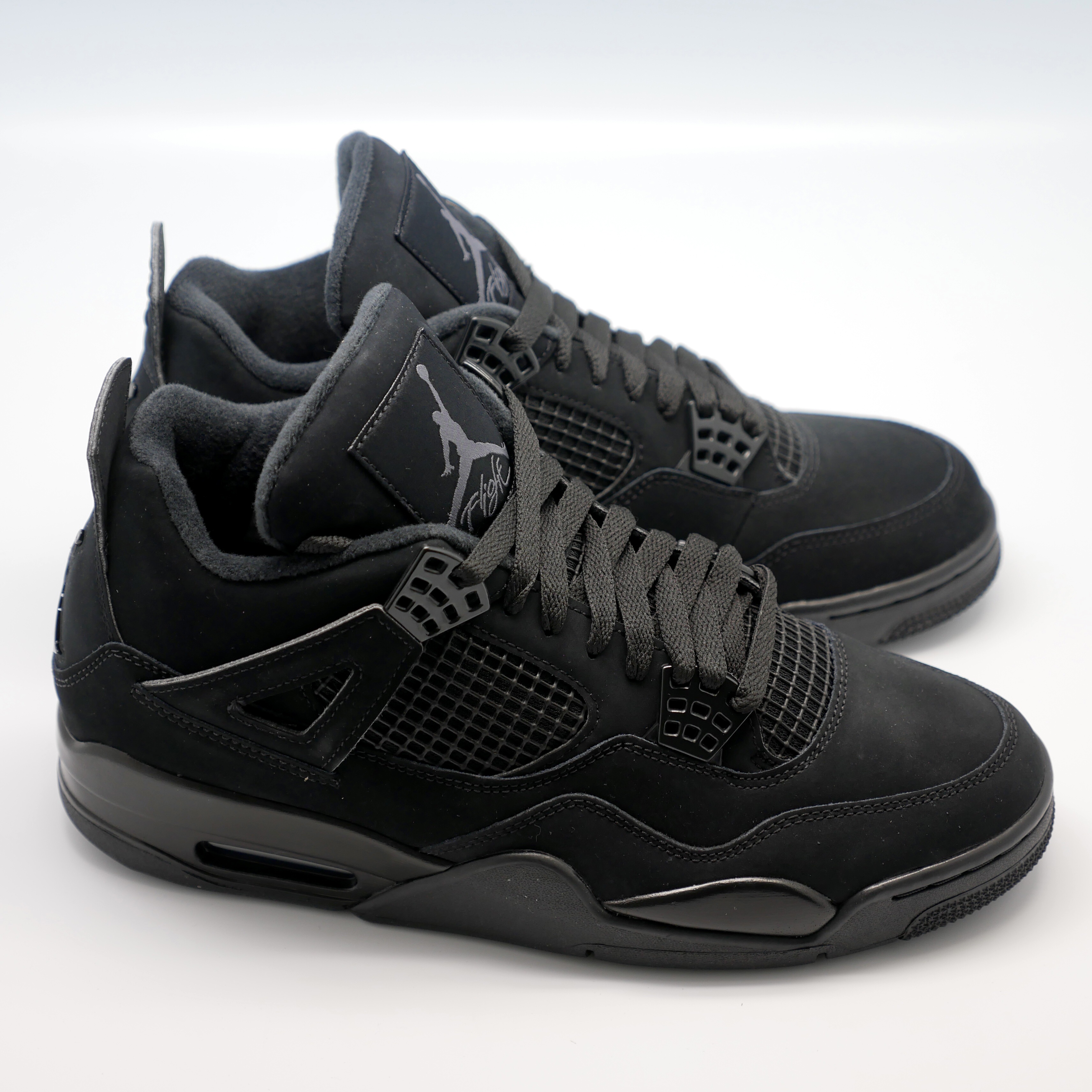 Jordan 4 Retro Black Cat 2020 착용 스타일 - 1