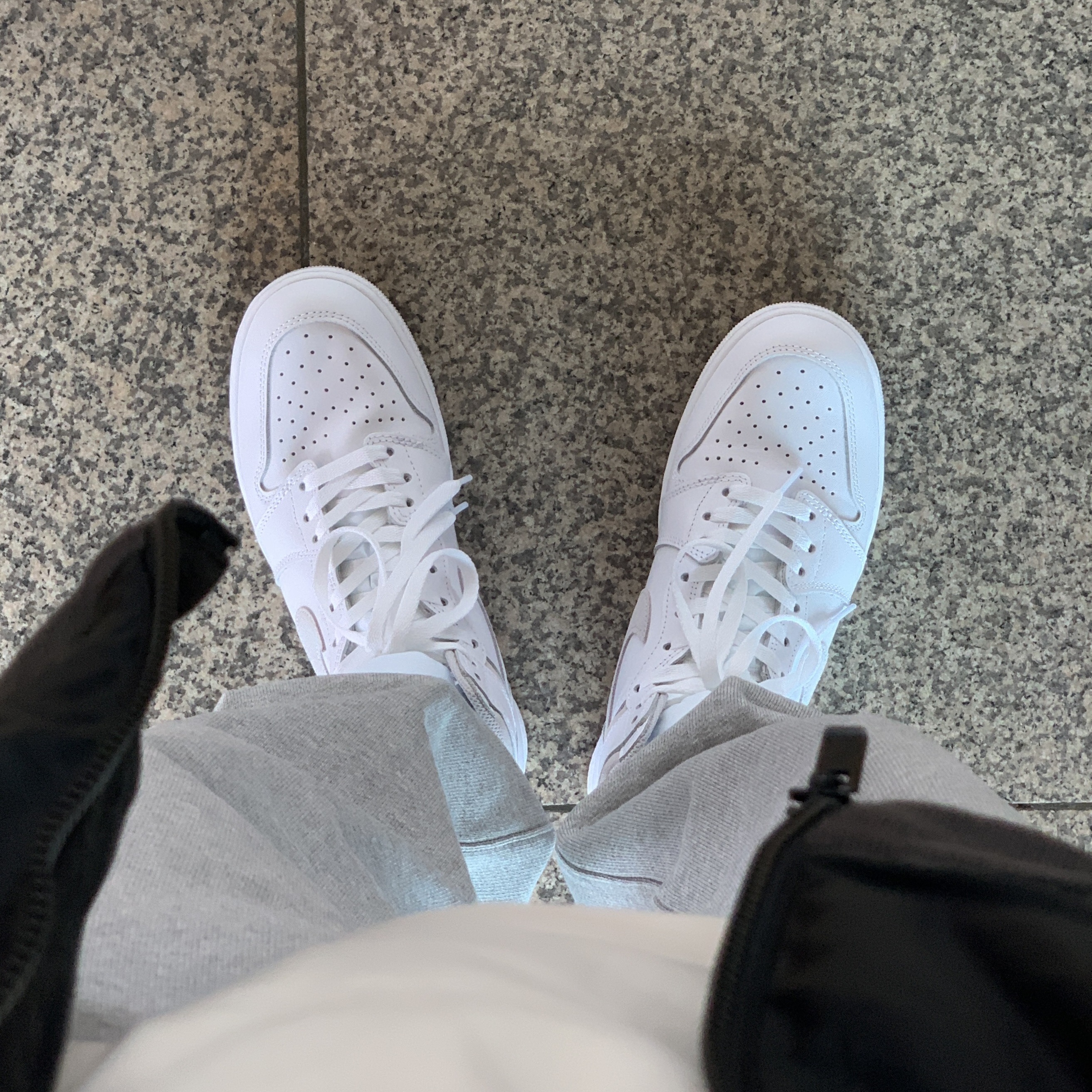 Jordan 1 High 85 Neutral Grey 착용 스타일 - 1
