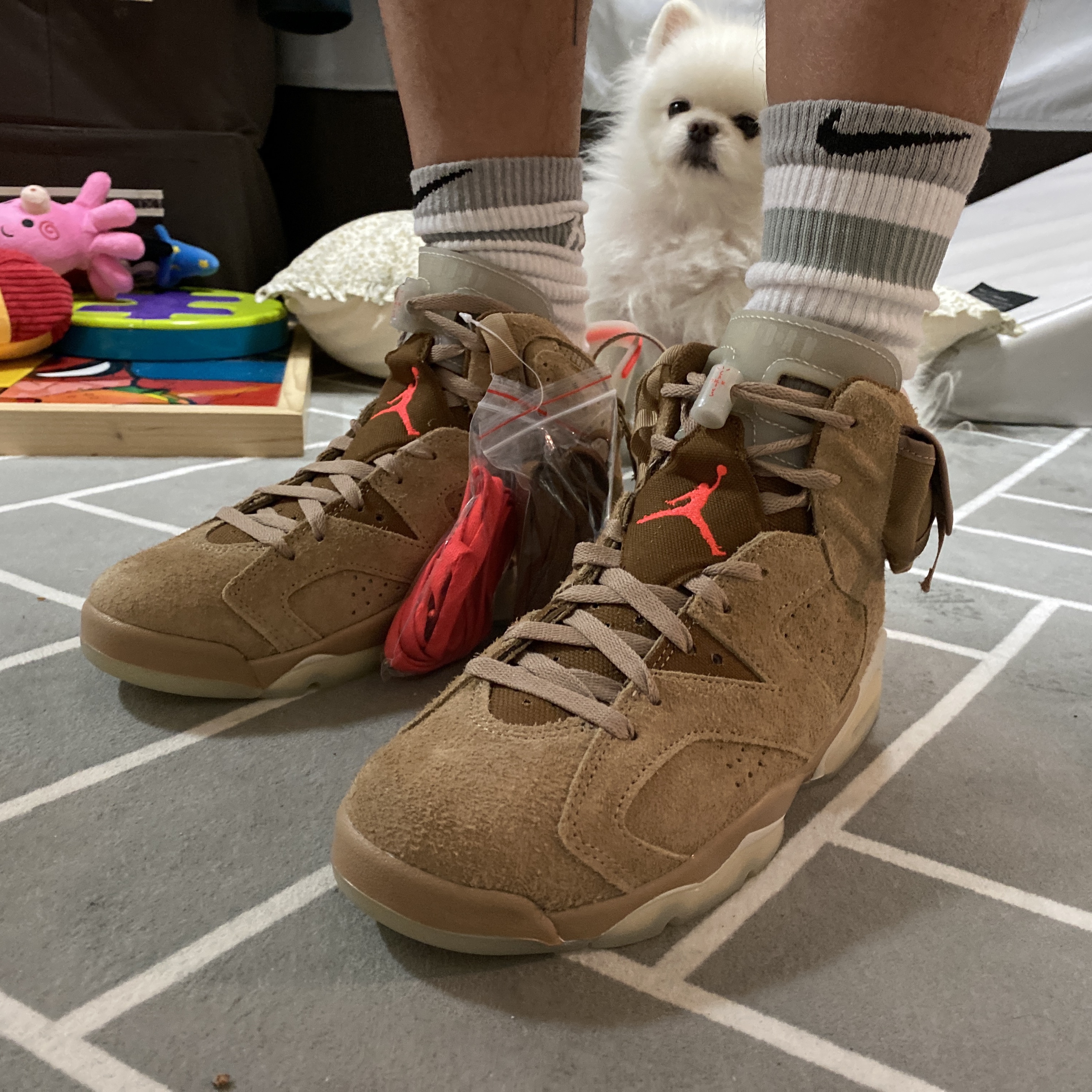 Jordan 6 x Travis Scott Retro SP British Khaki 착용 스타일
