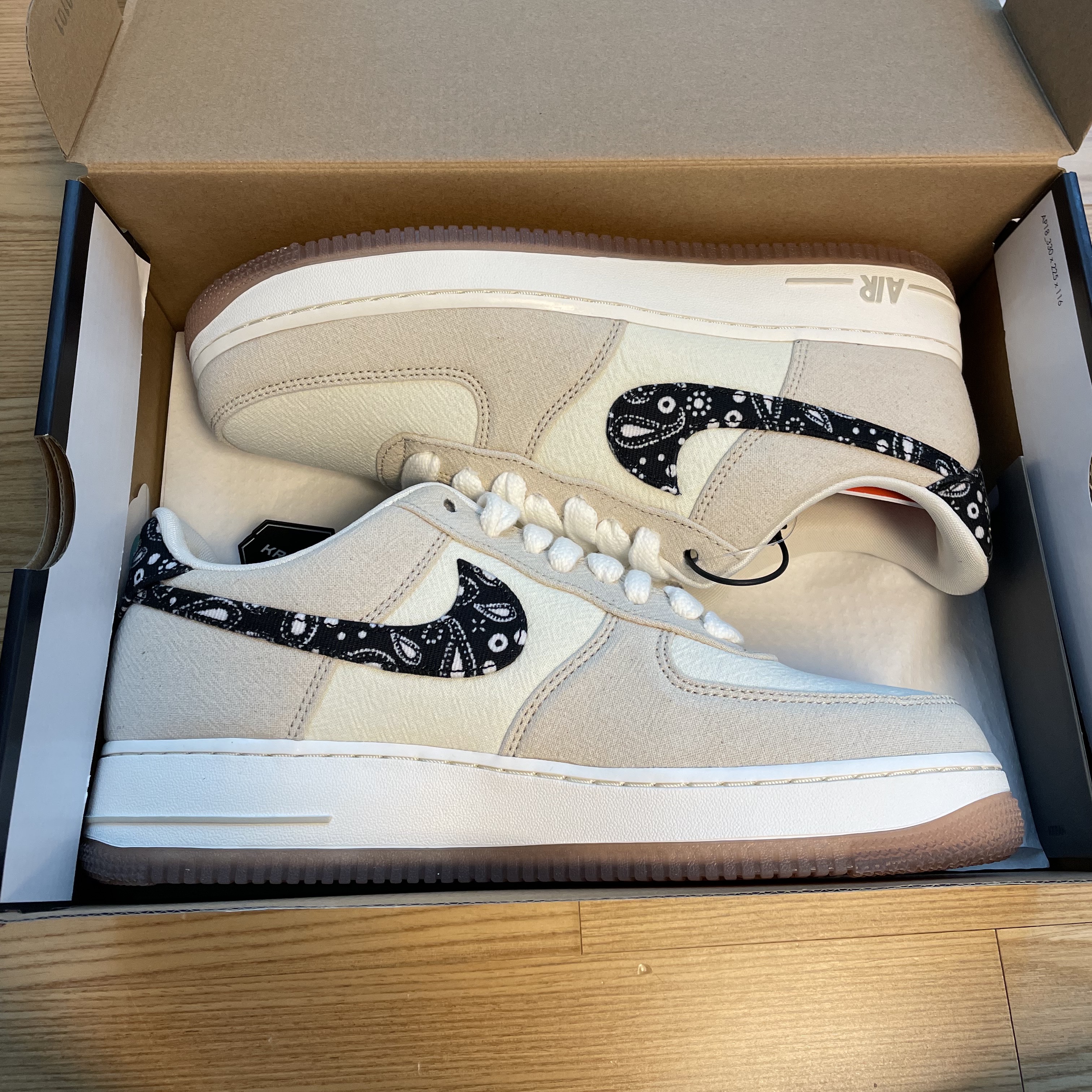 Nike Air Force 1 '07 LV8 Paisley Swoosh 착용 스타일 - 4
