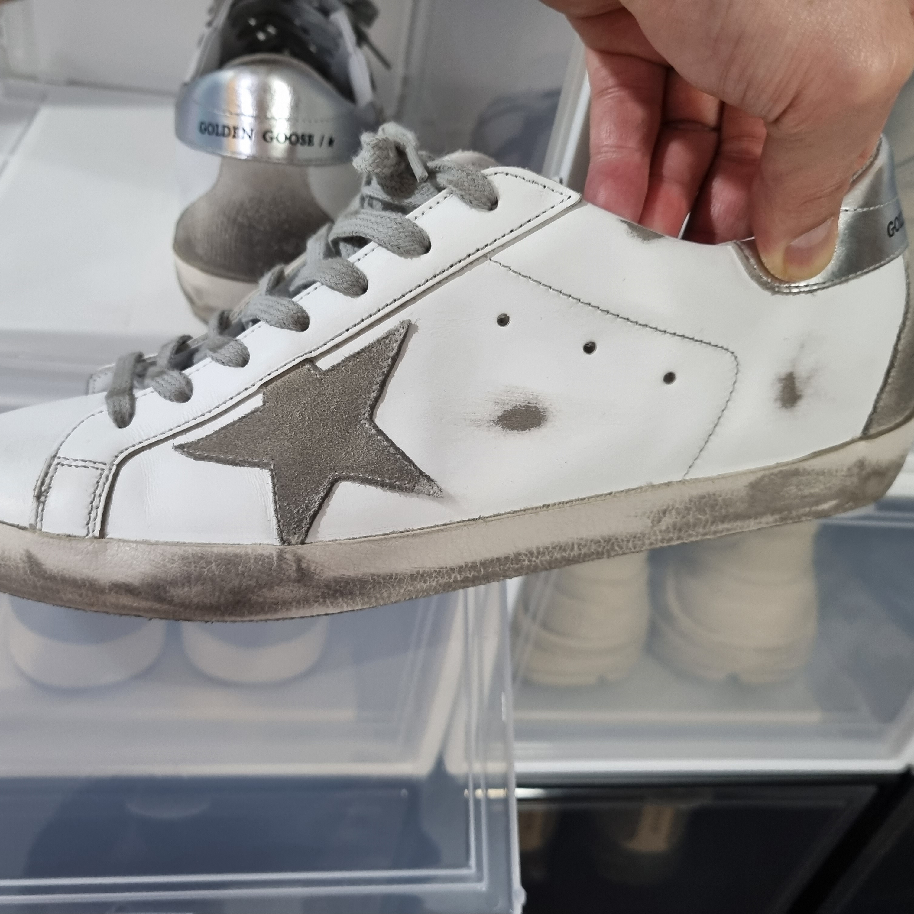 (W) Golden Goose Superstar White Silver Heel Tab Sneakers 착용 스타일
