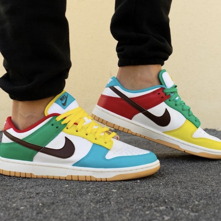 Nike Dunk Low SE Free.99 White 착용 스타일 - 2