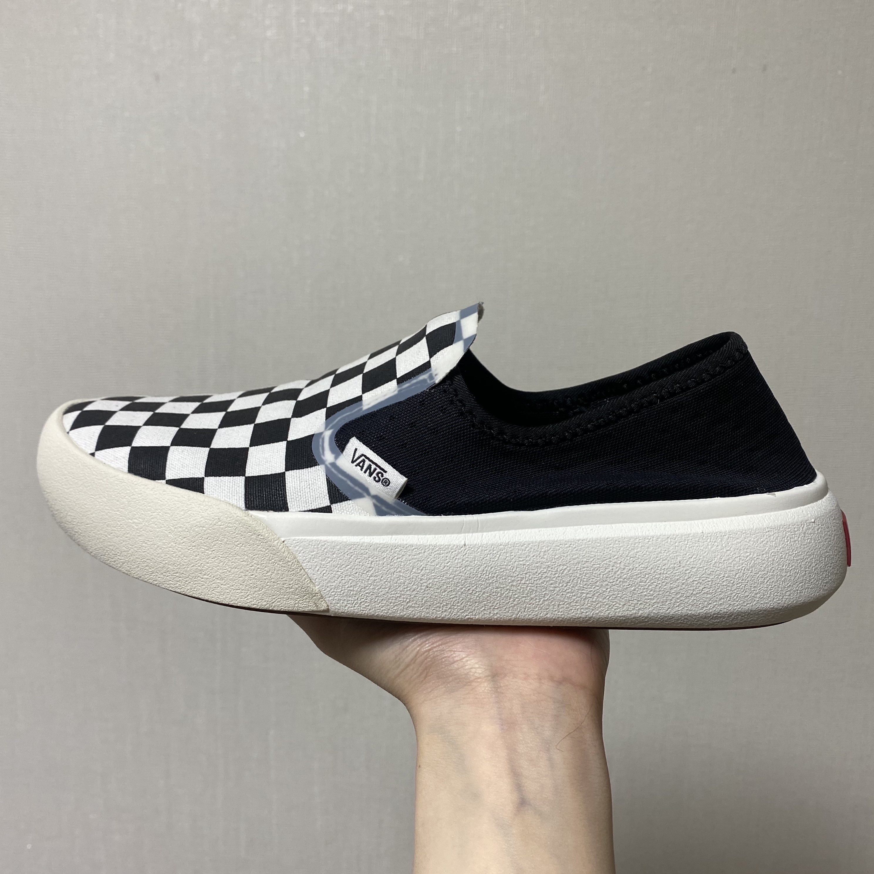 Vans Checkerboard Comfycush One Black 착용 스타일