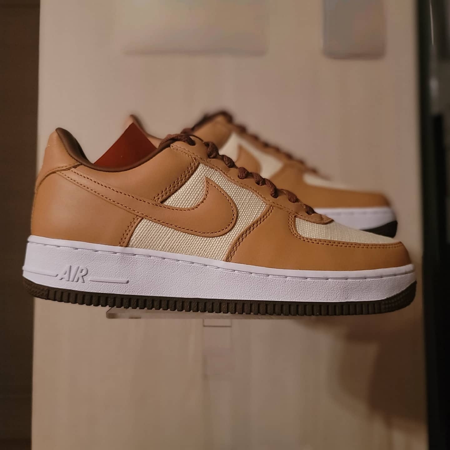 Nike Air Force 1 Low QS Acorn 2021 착용 스타일 - 1