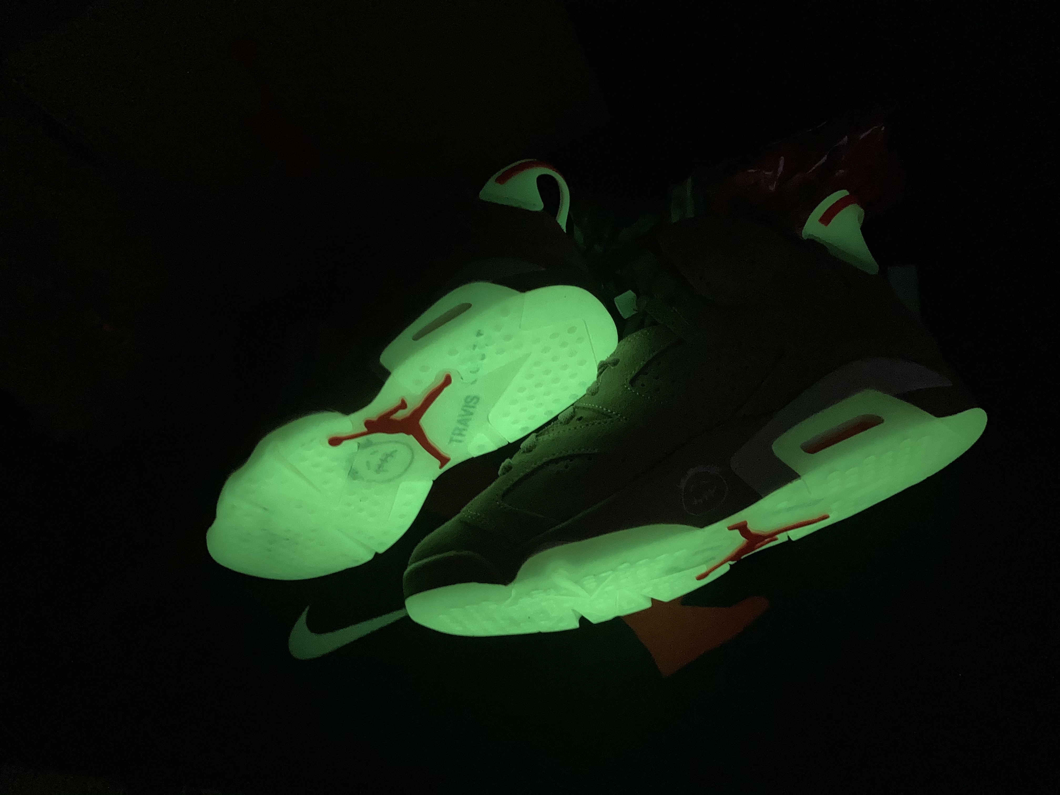 Jordan 6 x Travis Scott Retro SP British Khaki 착용 스타일 - 2