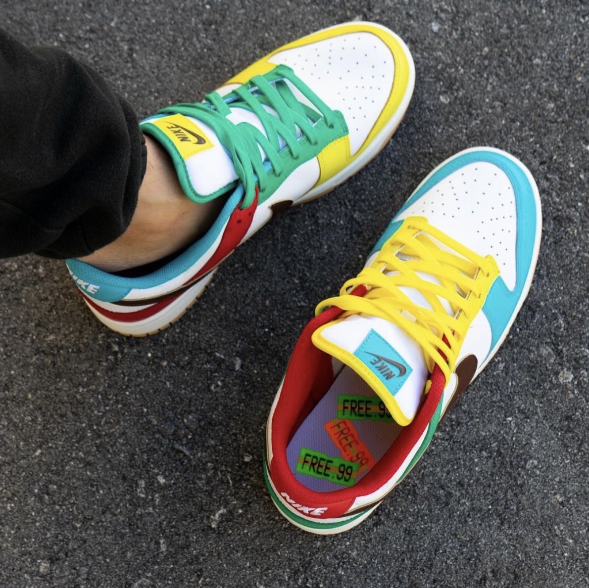 Nike Dunk Low SE Free.99 White 착용 스타일 - 5