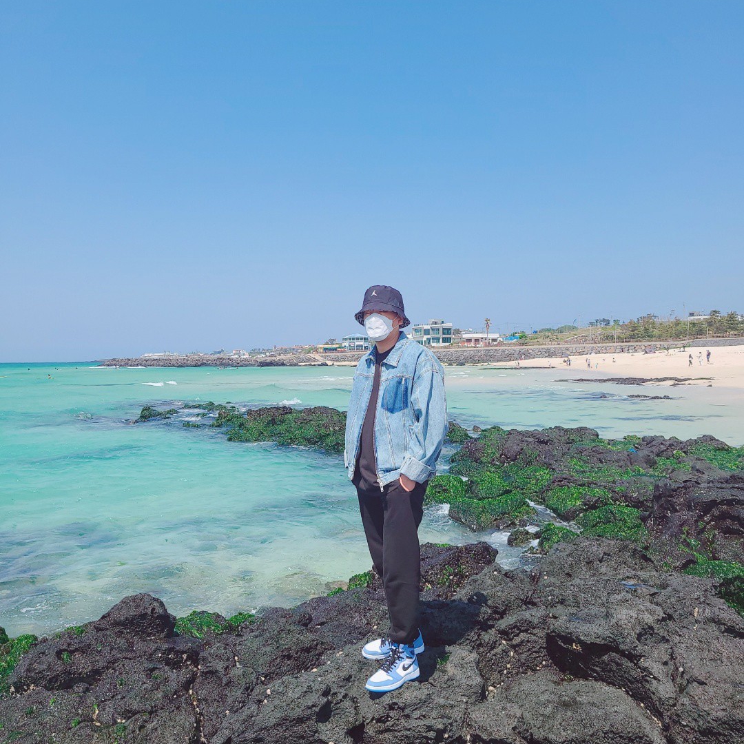 Jordan 1 Retro High OG University Blue, Jordan Zion Reversible Bucket Hat Black 착용 스타일