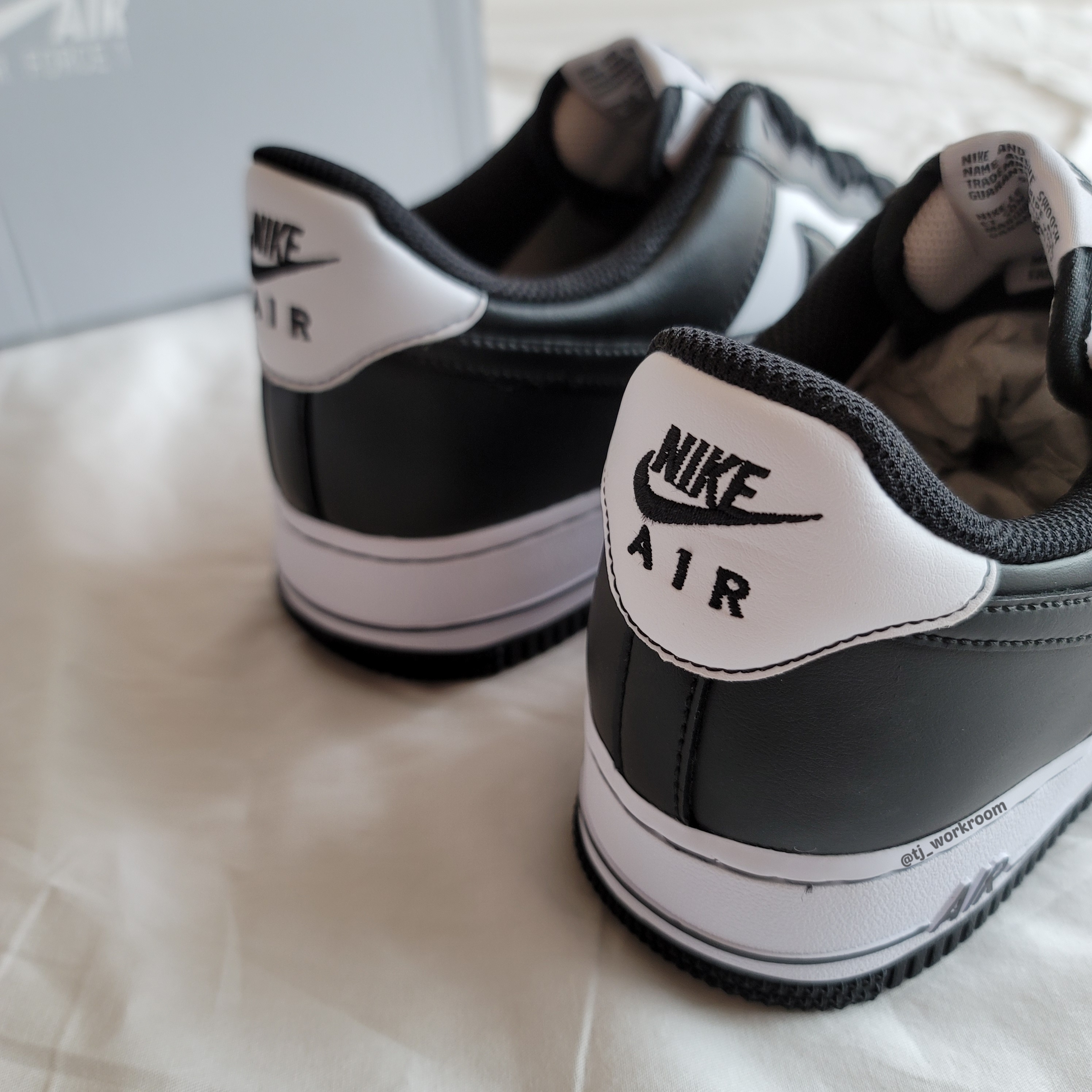 Nike Air Force 1 '07 Stitch Black, Nike Air Force 1 '07 Low White 착용 스타일 - 2
