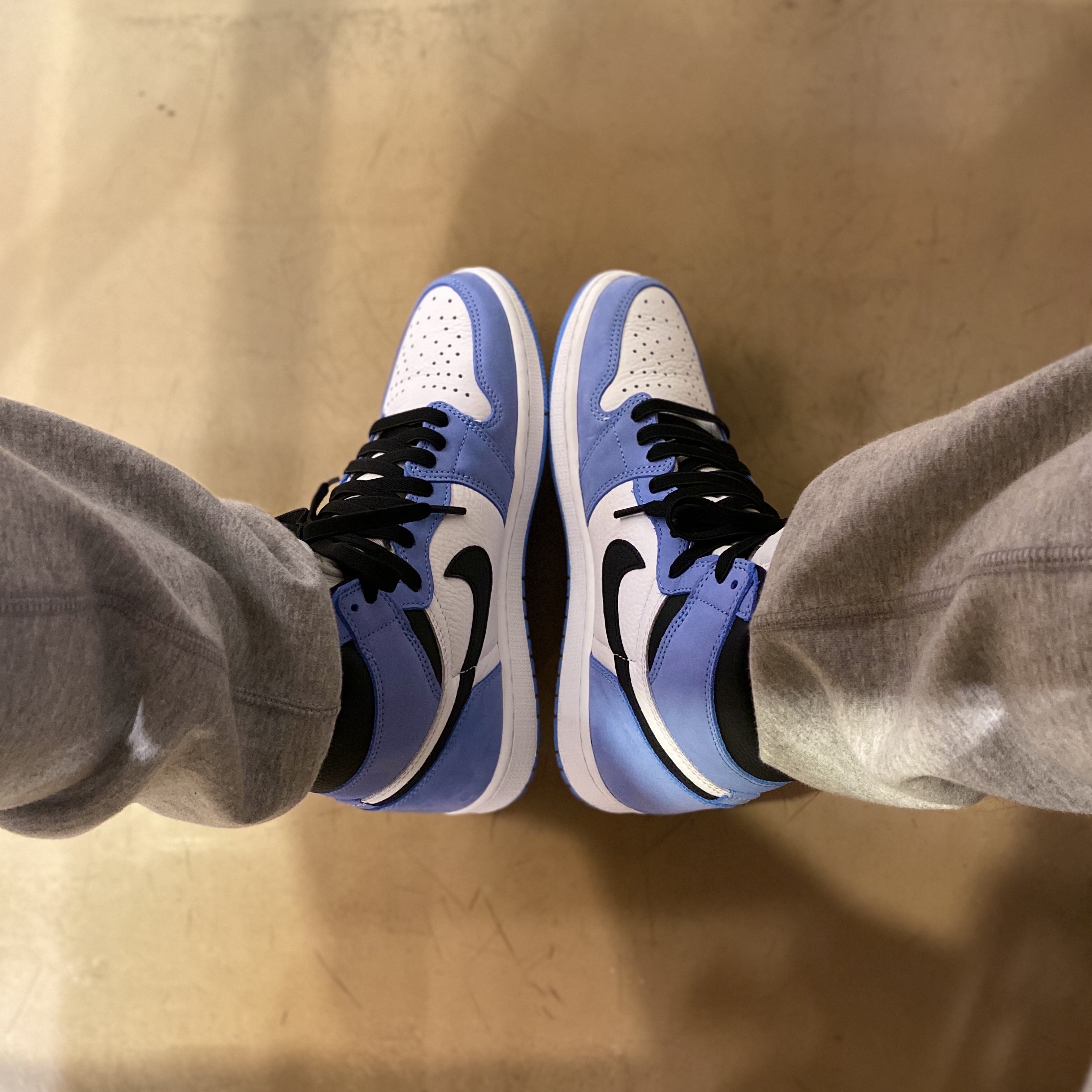 Jordan 1 Retro High OG University Blue 착용 스타일
