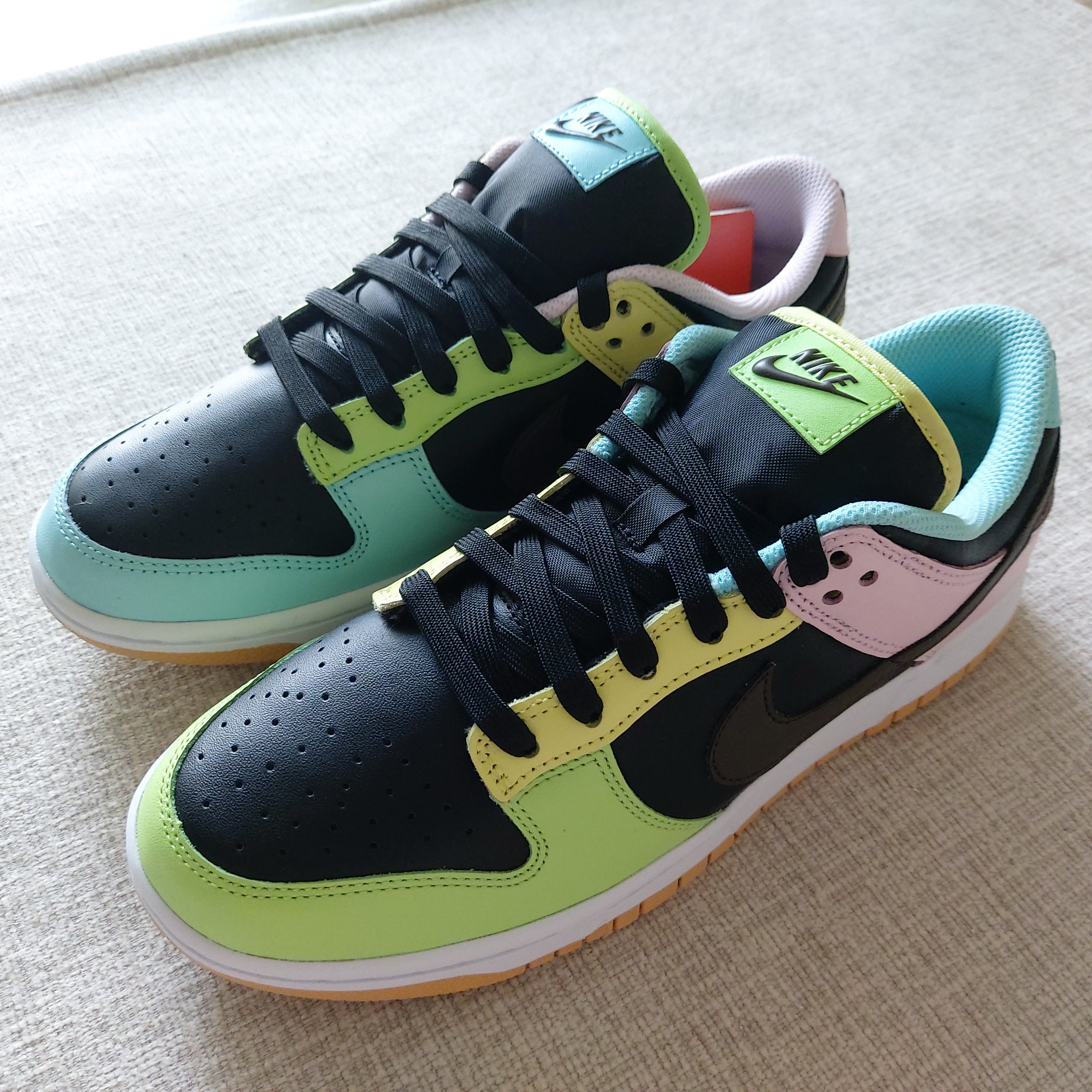 Nike Dunk Low SE Free.99 Black, Nike Dunk Low Retro Varsity Green 착용 스타일 - 1