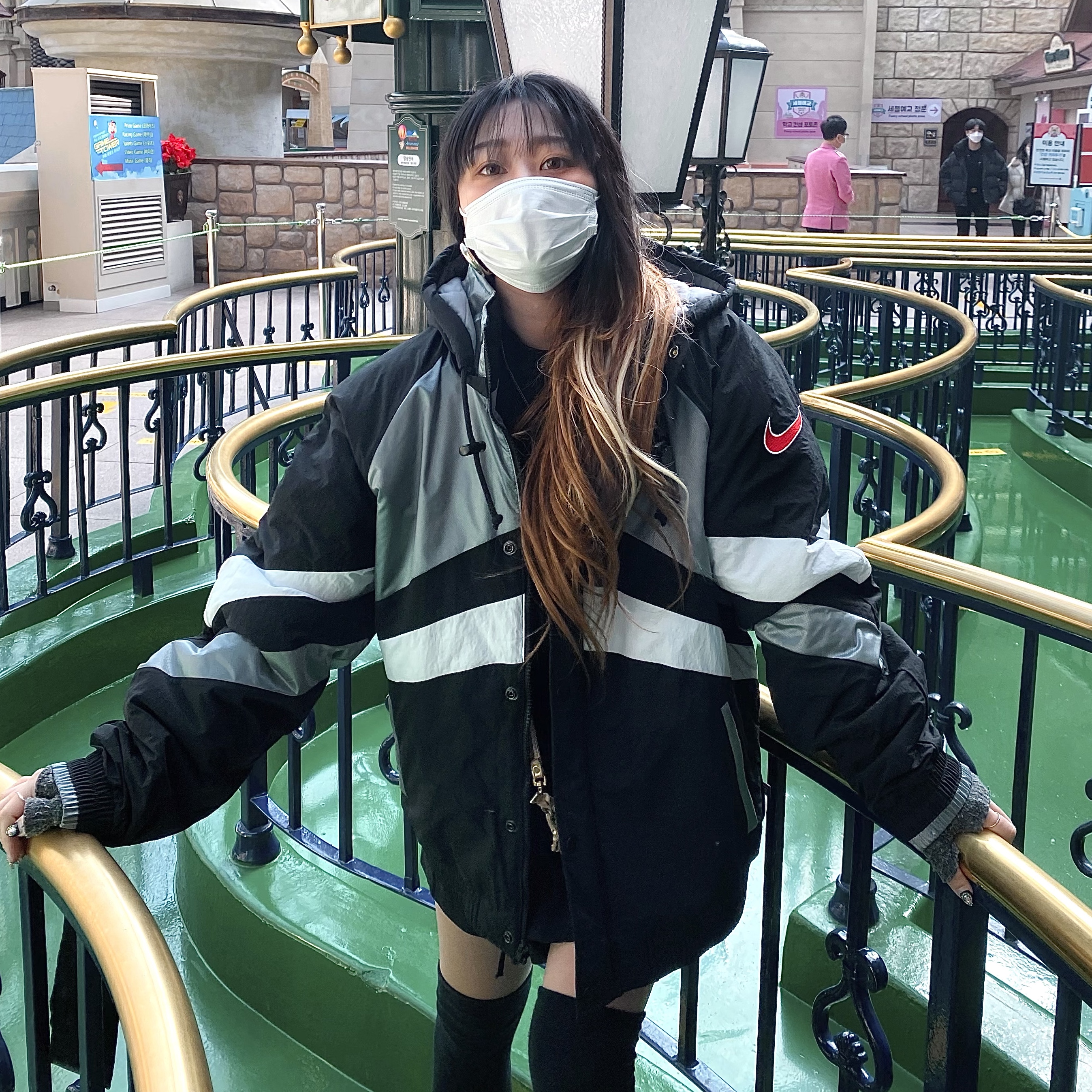 Supreme x Nike Hooded Sport Jacket Silver - 19SS 착용 스타일 - 2