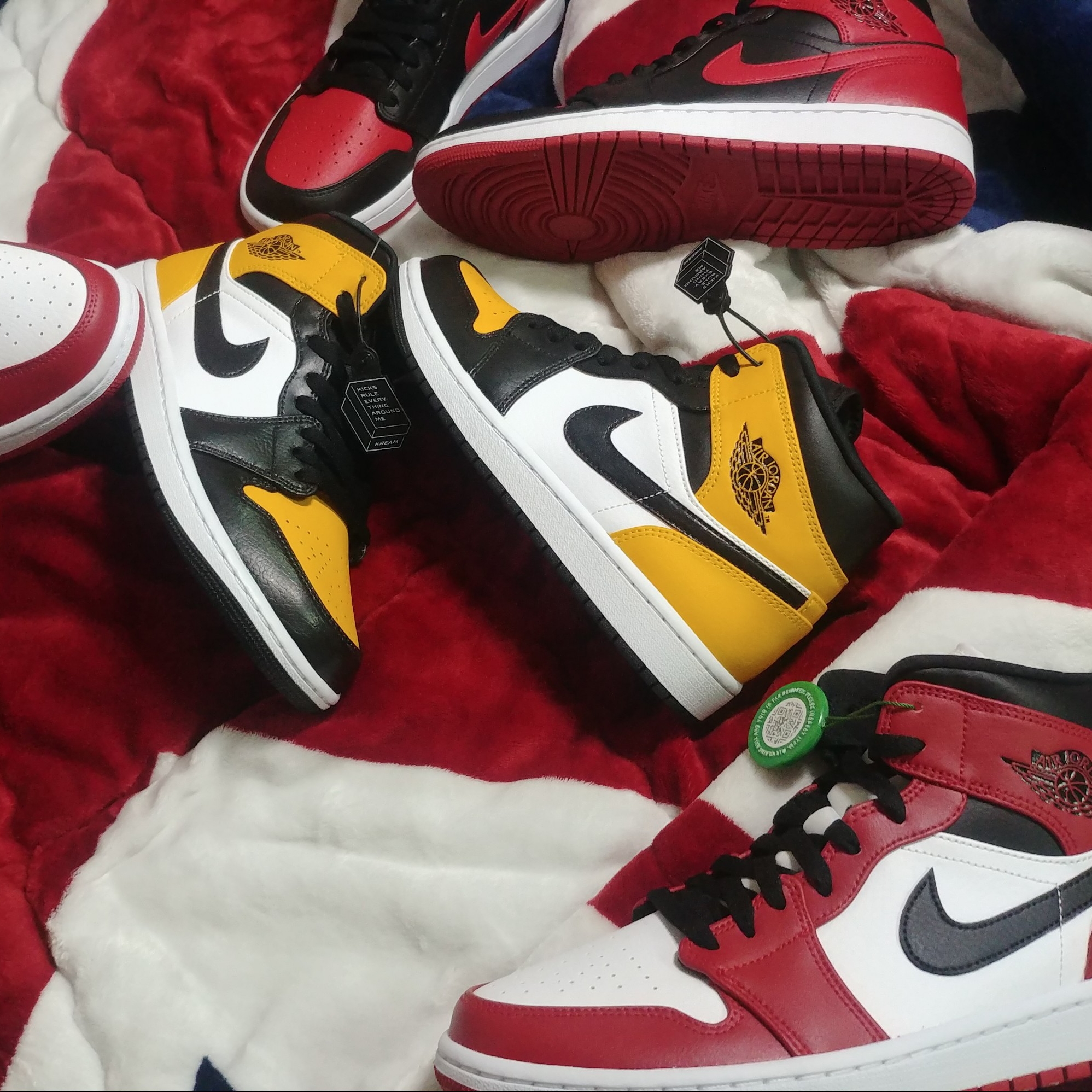 Jordan 1 Mid White University Gold, Jordan 1 Mid Bred Banned 2020 착용 스타일 - 1