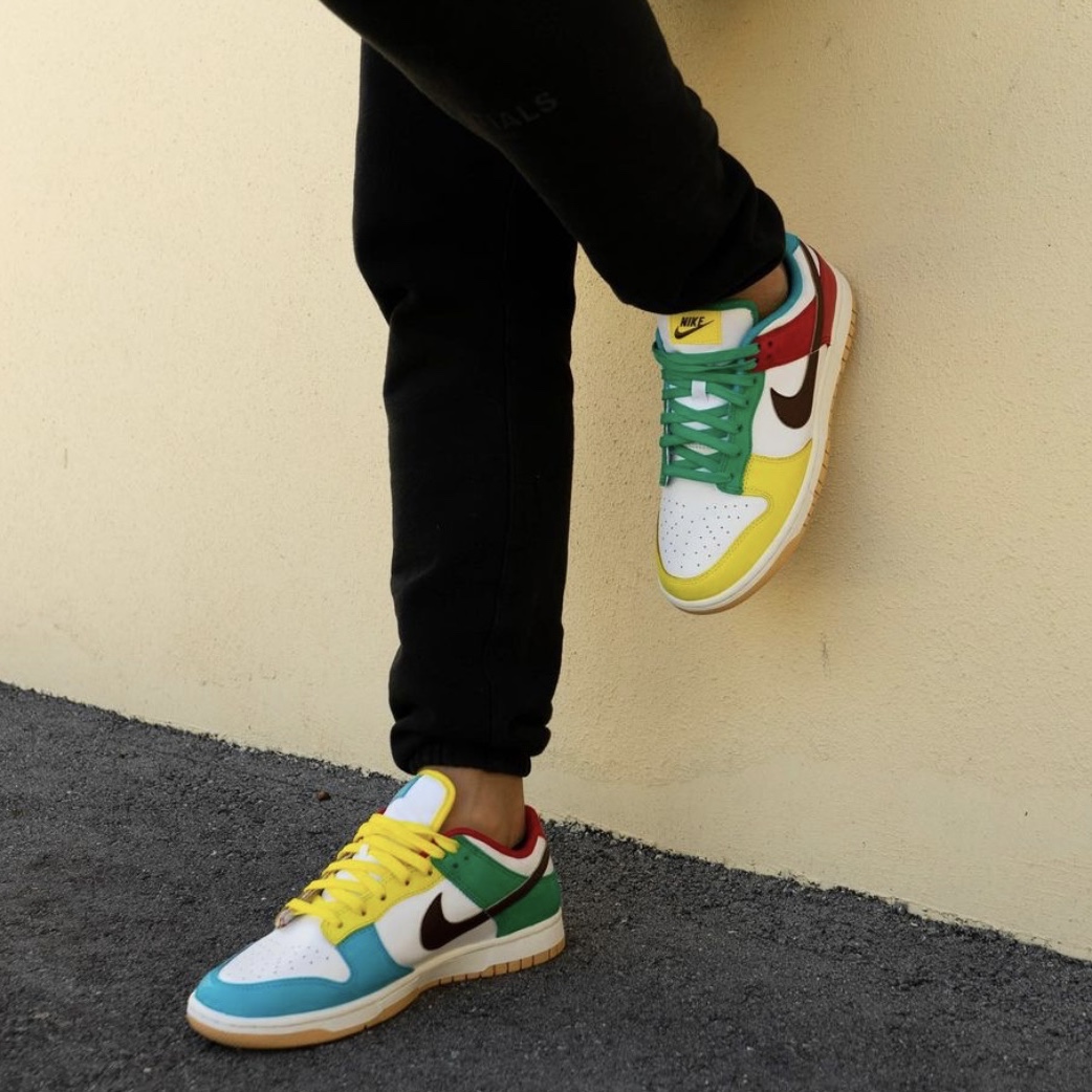 Nike Dunk Low SE Free.99 White 착용 스타일 - 4
