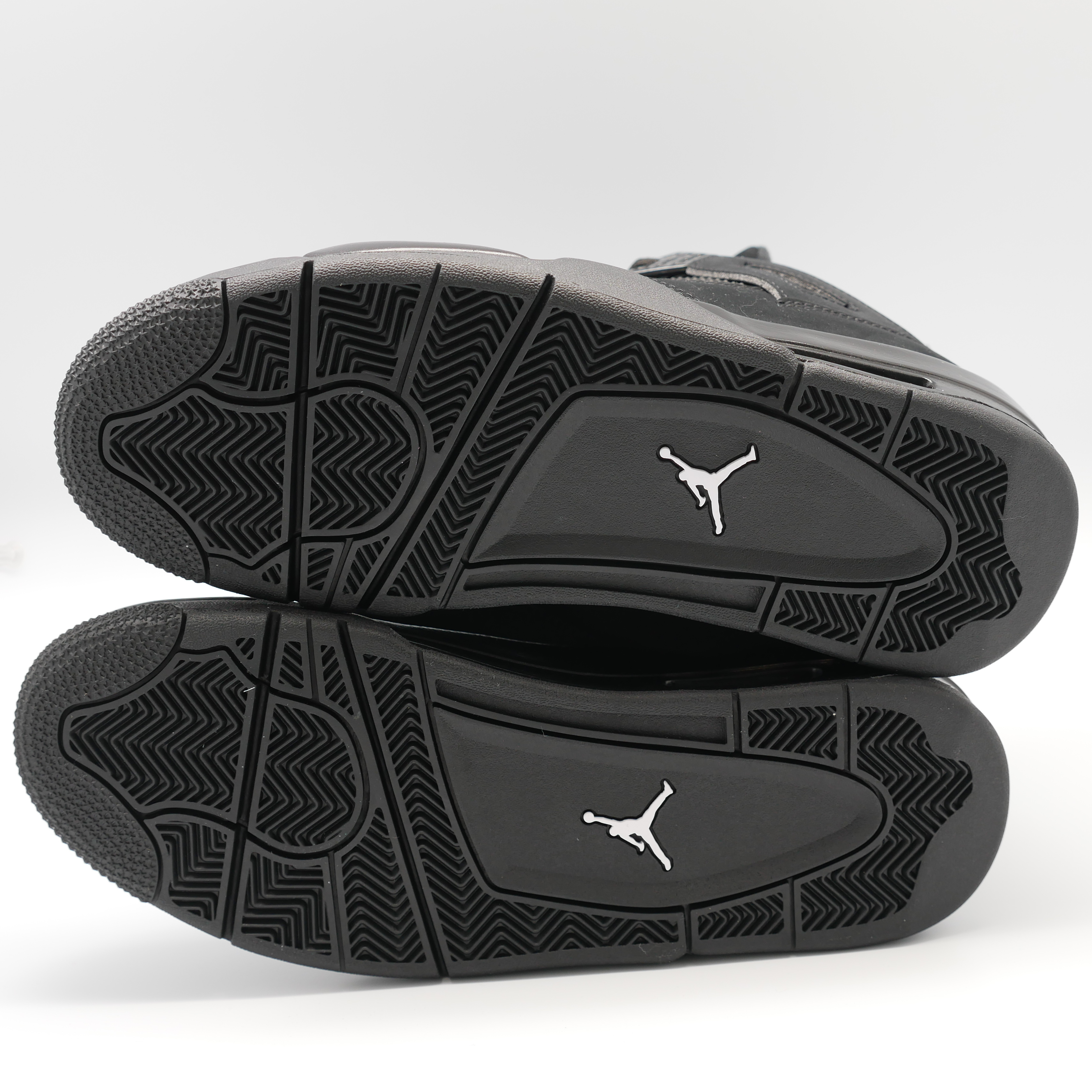 Jordan 4 Retro Black Cat 2020 착용 스타일 - 2
