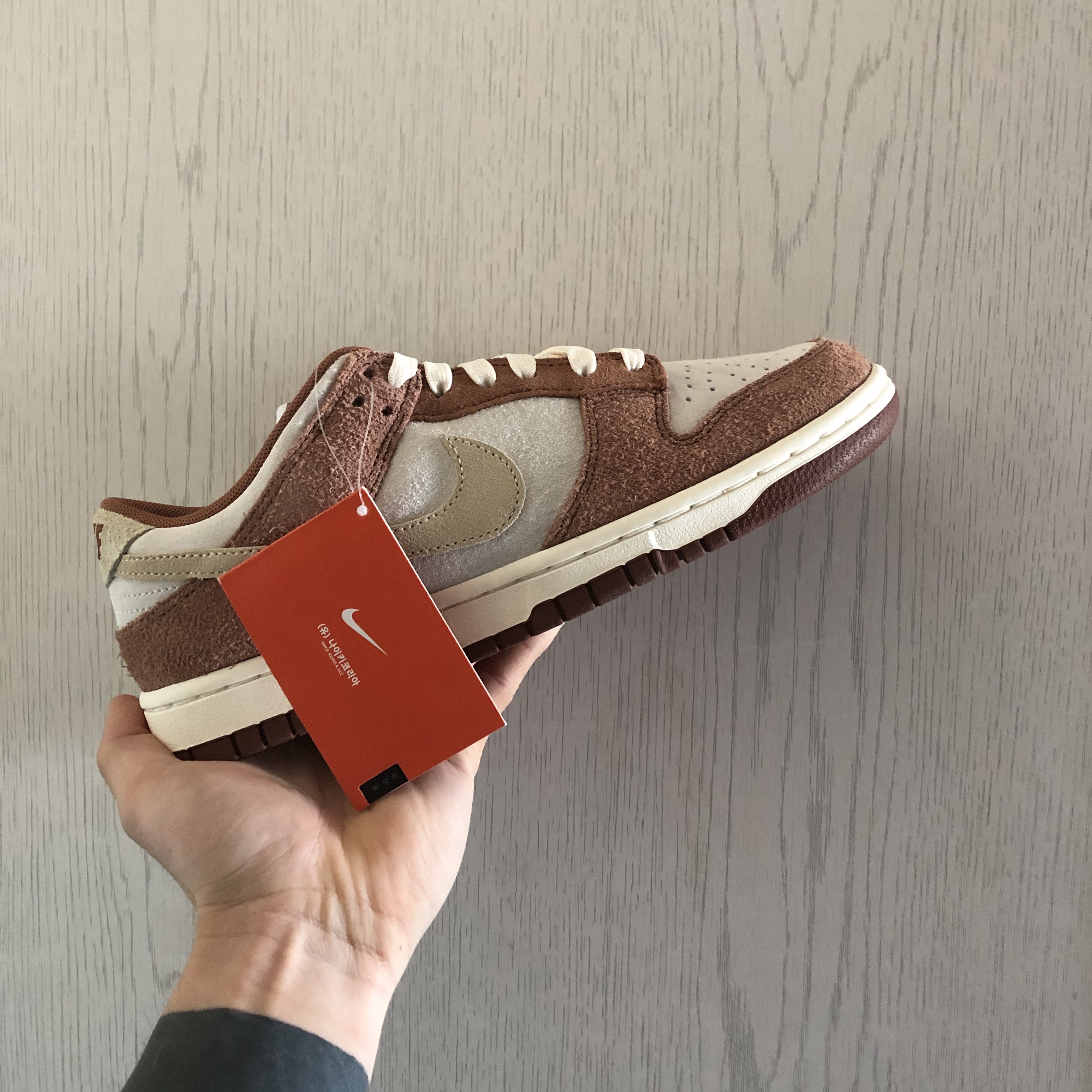 Nike Dunk Low Pro Premium Medium Curry 착용 스타일