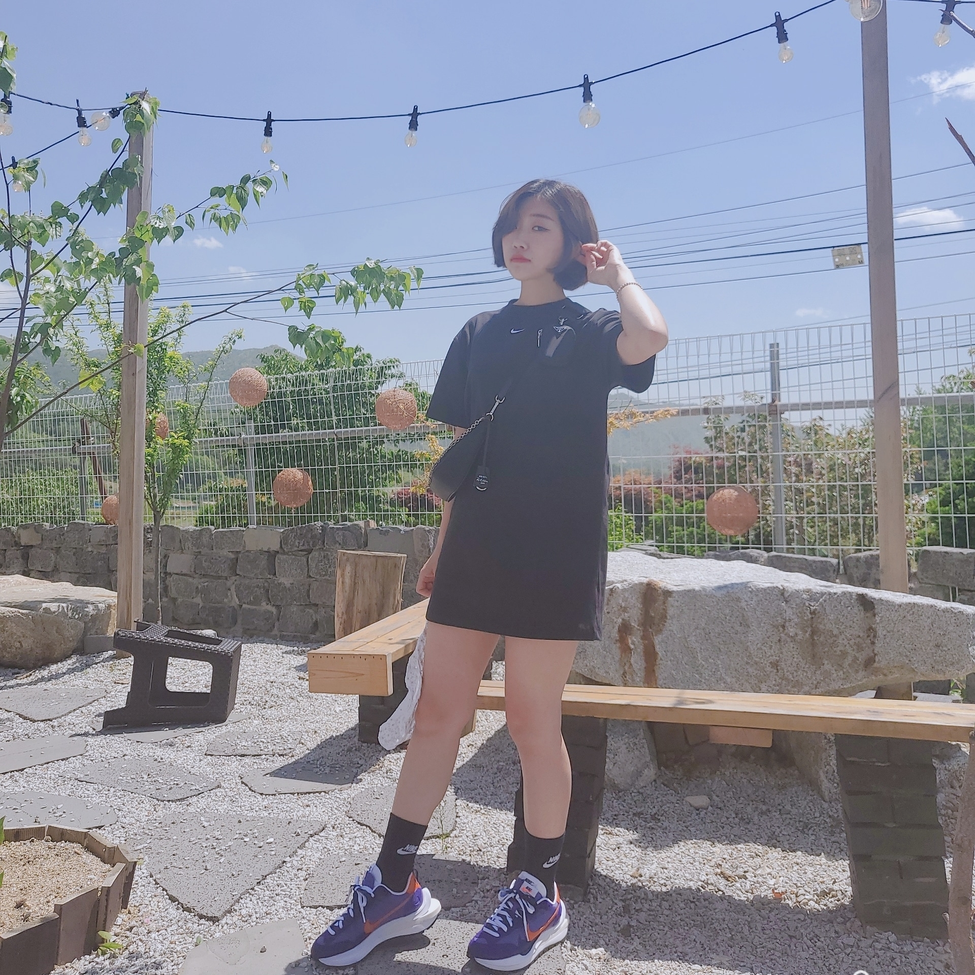 Nike x Sacai VaporWaffle Dark Iris 착용 스타일