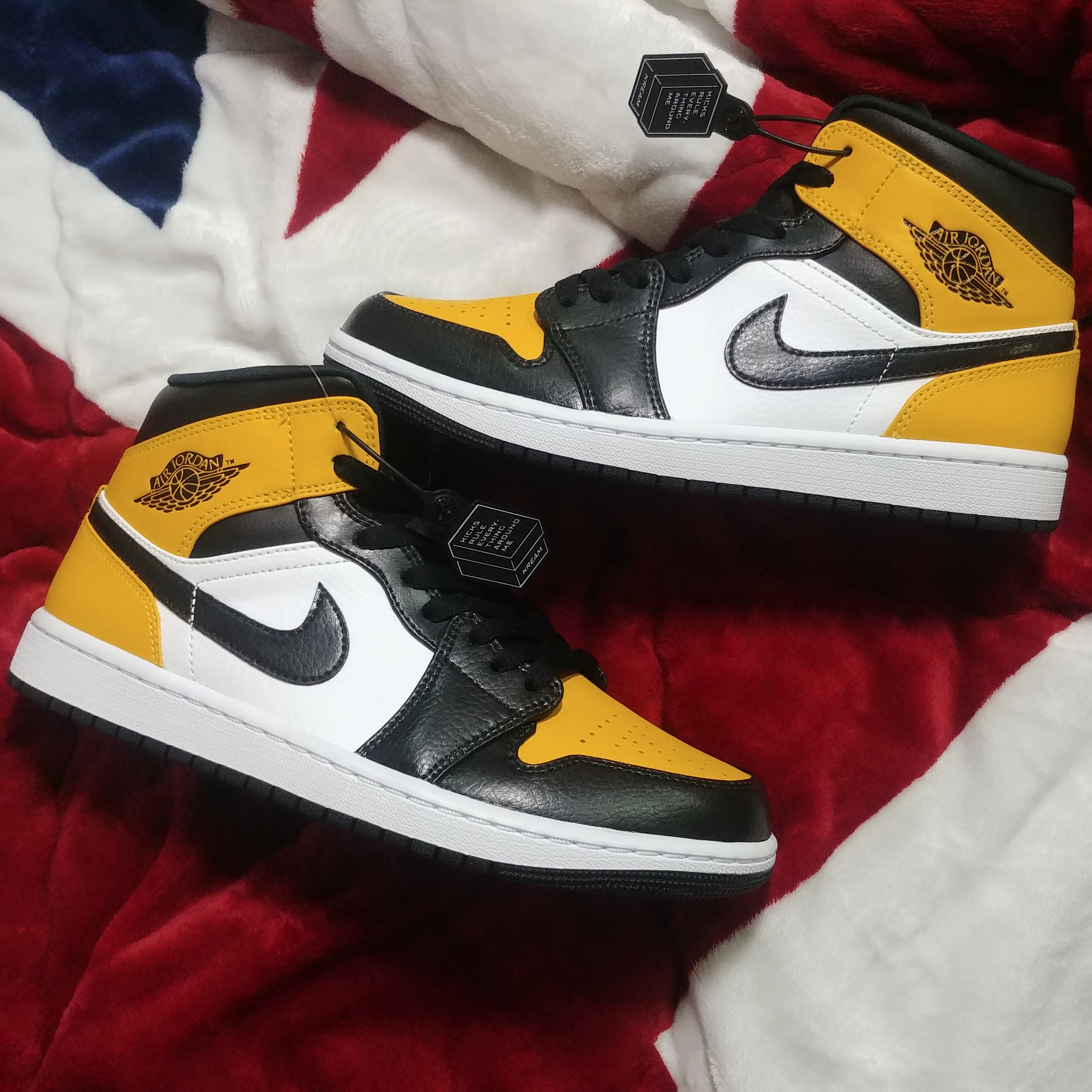 Jordan 1 Mid White University Gold, Jordan 1 Mid Bred Banned 2020 착용 스타일 - 2