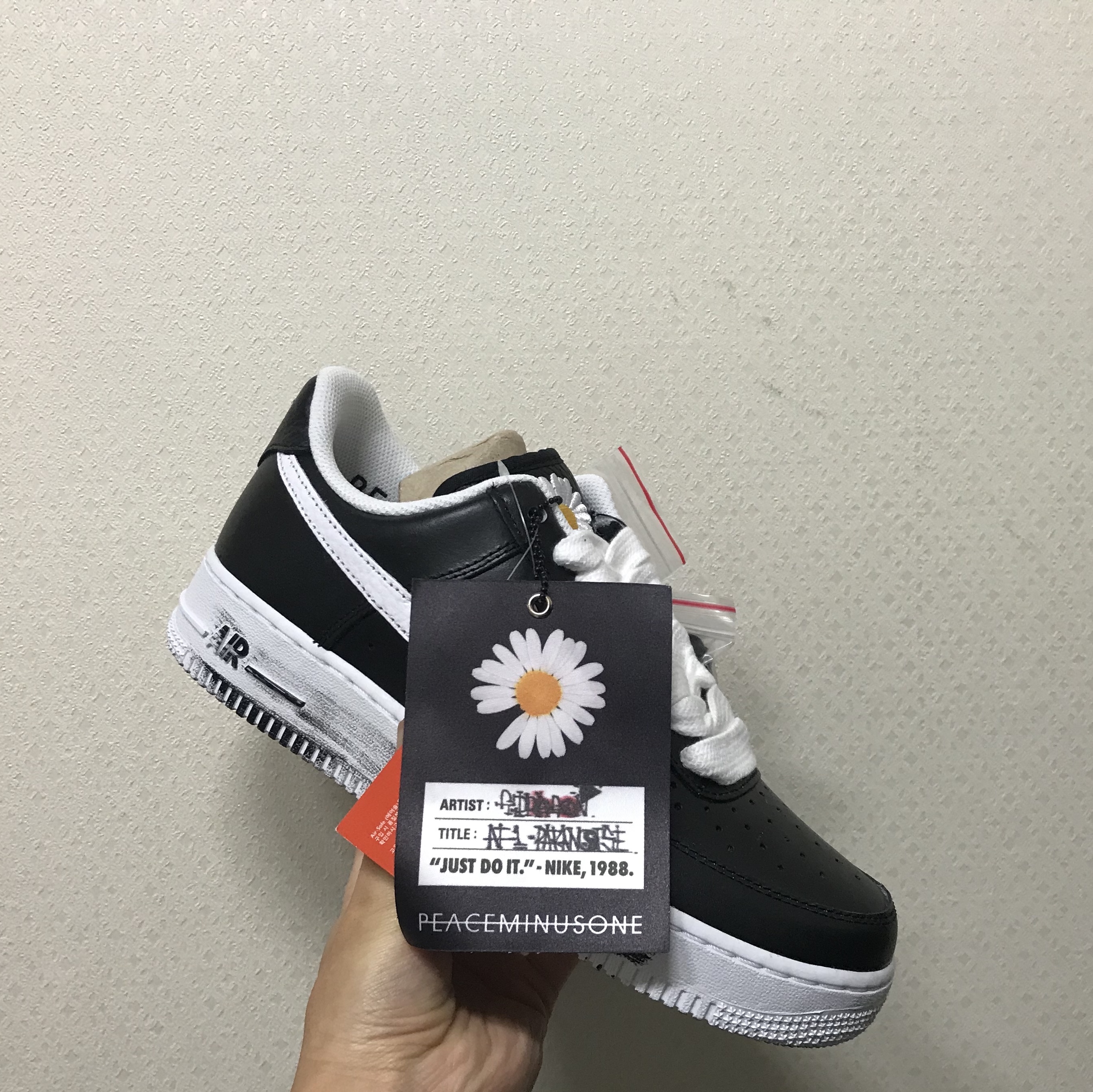 Nike x Peaceminusone Air Force 1 Low Para-Noise 착용 스타일