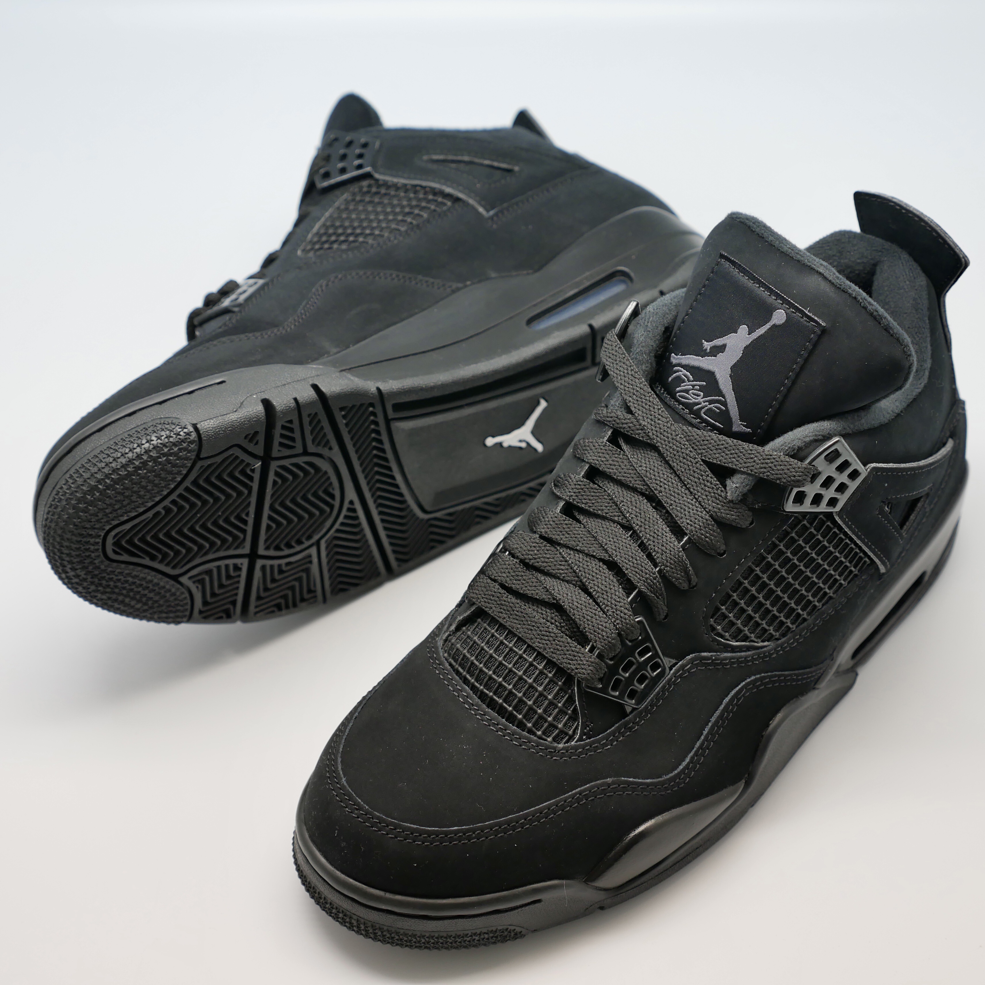 Jordan 4 Retro Black Cat 2020 착용 스타일 - 3